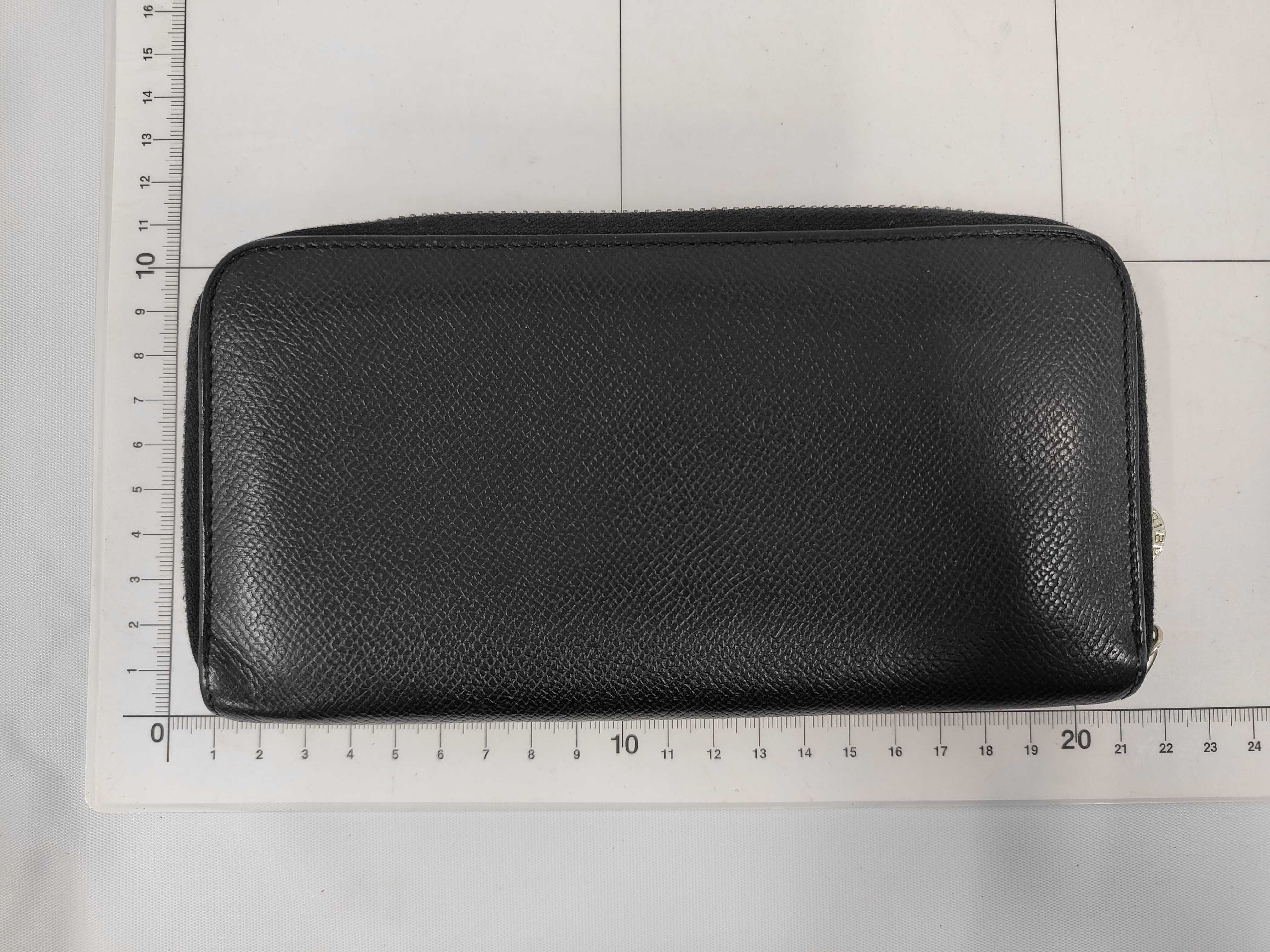 Bulgari Round Zip Long Wallet — view 2