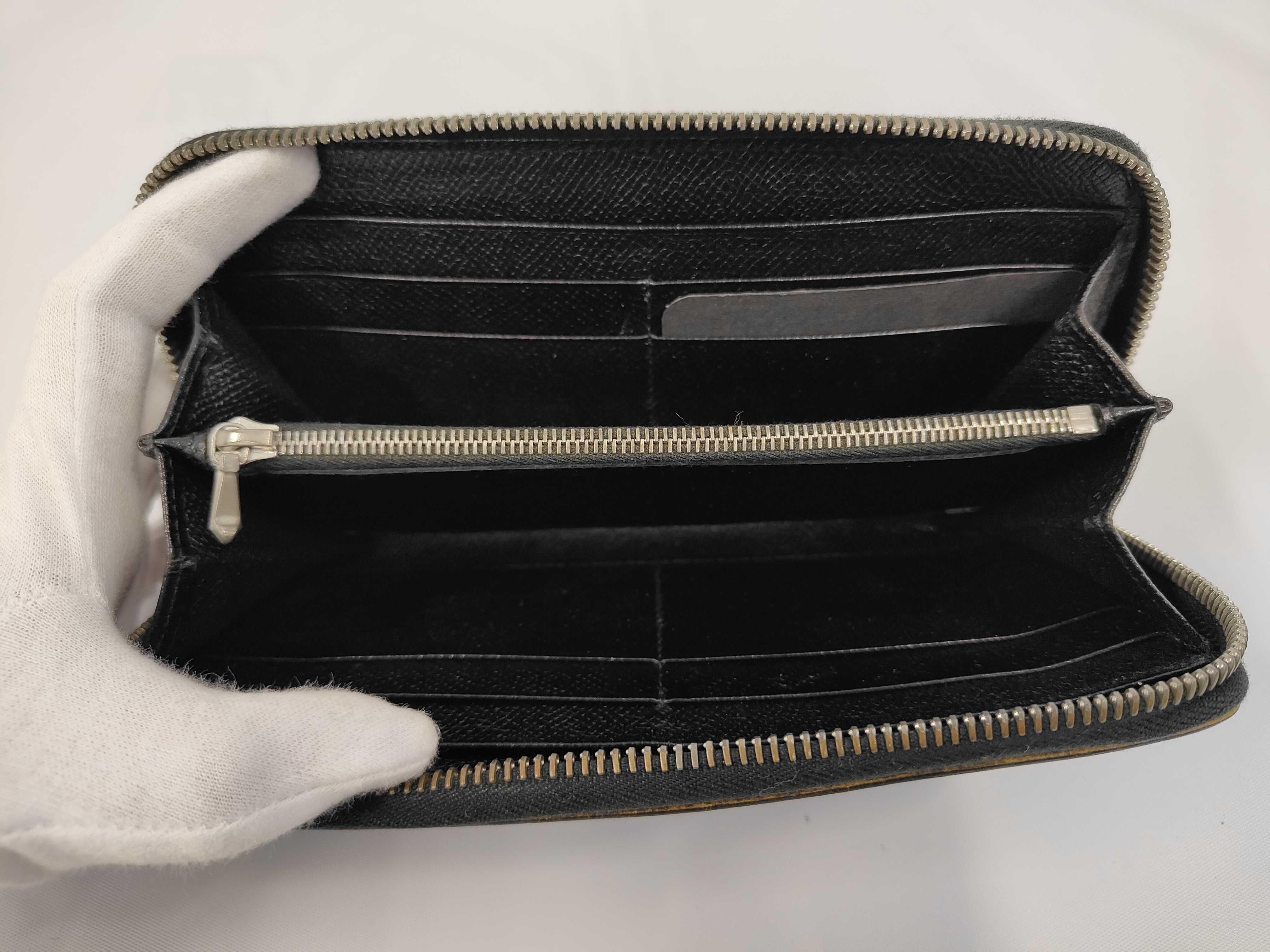 Bulgari Round Zip Long Wallet — view 6