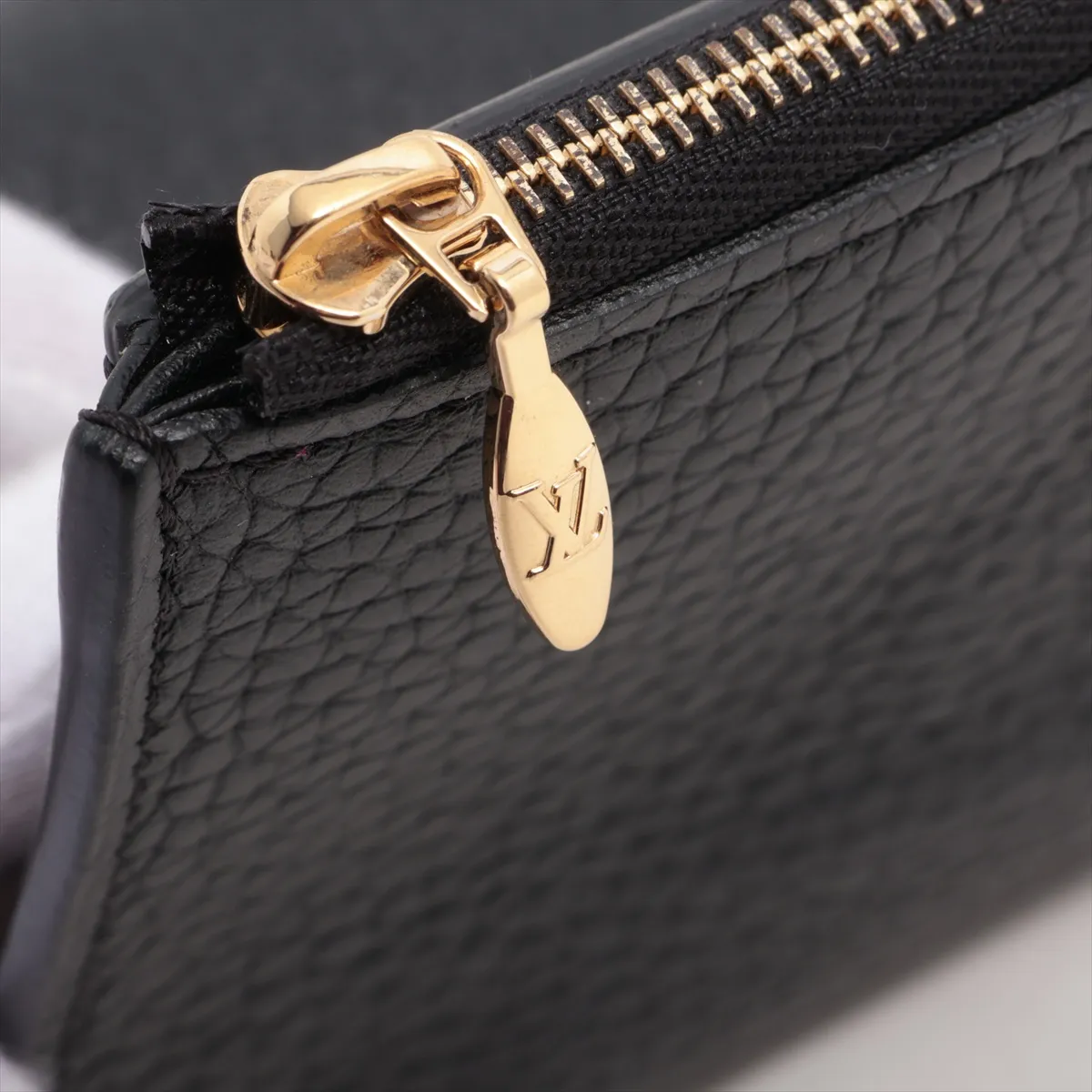 Taurillon Portefeuille Capucine Compact M82764 Unknown Serial Noir Compact Wallet — view 7