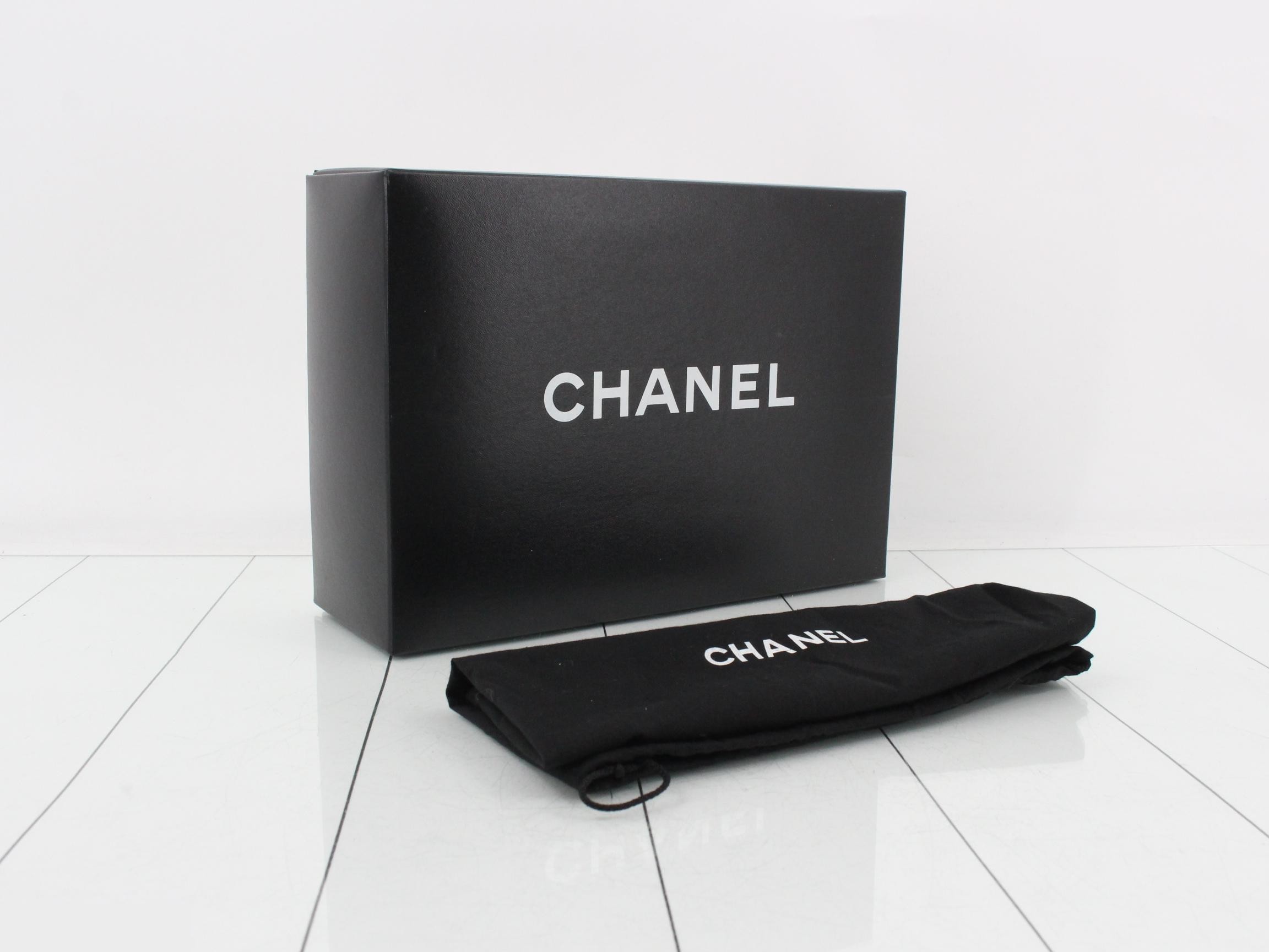 Chocolate bar shoulder bag — view 7