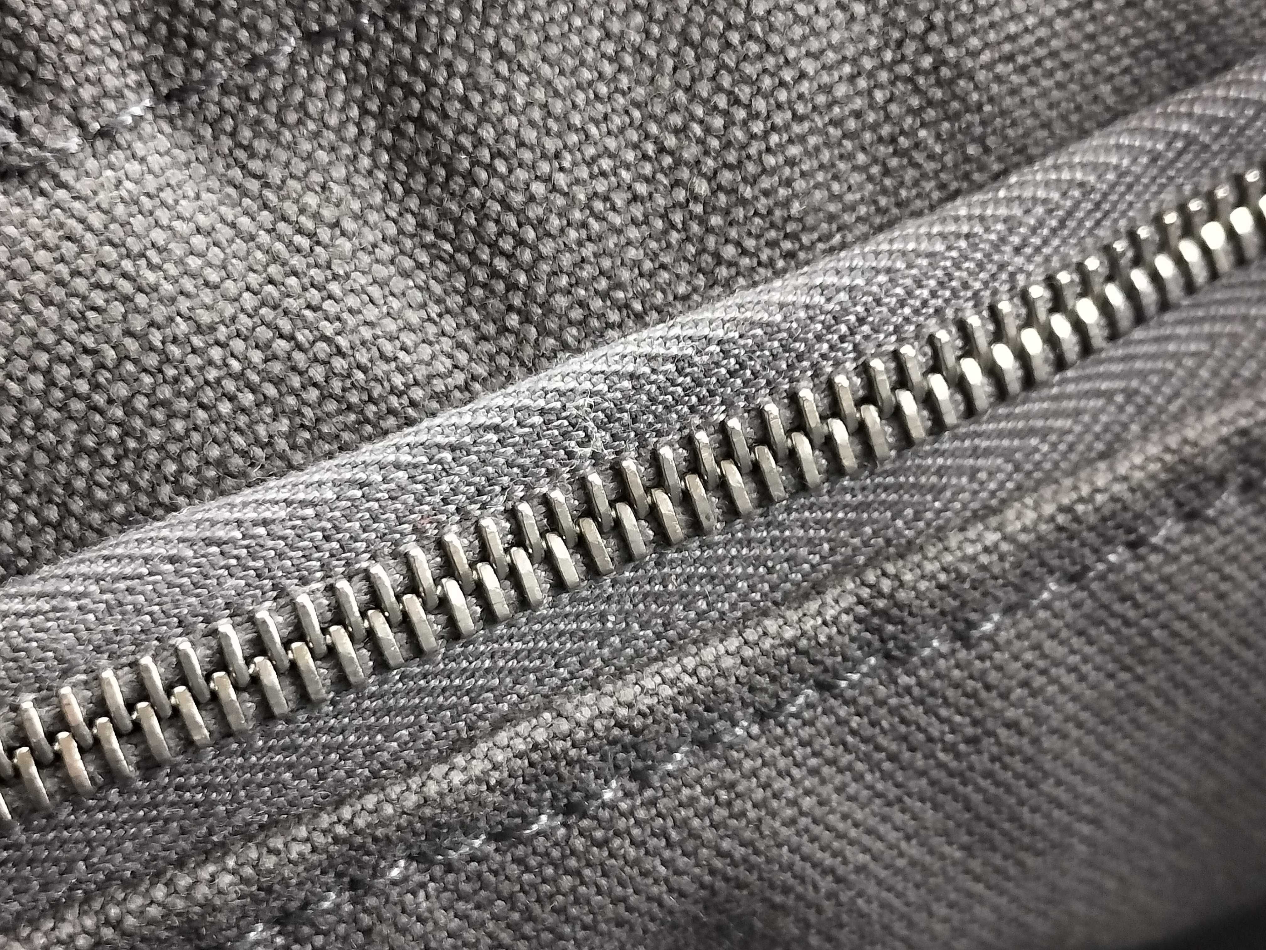 Fourre-Tout PM Grey Tote Bag — view 8