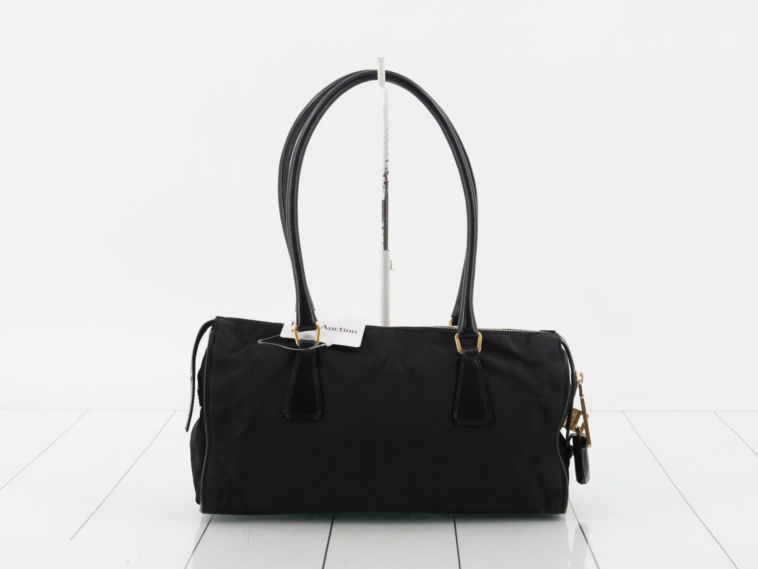 shoulder bag, nylon/leather, black, with padlock. — view 2