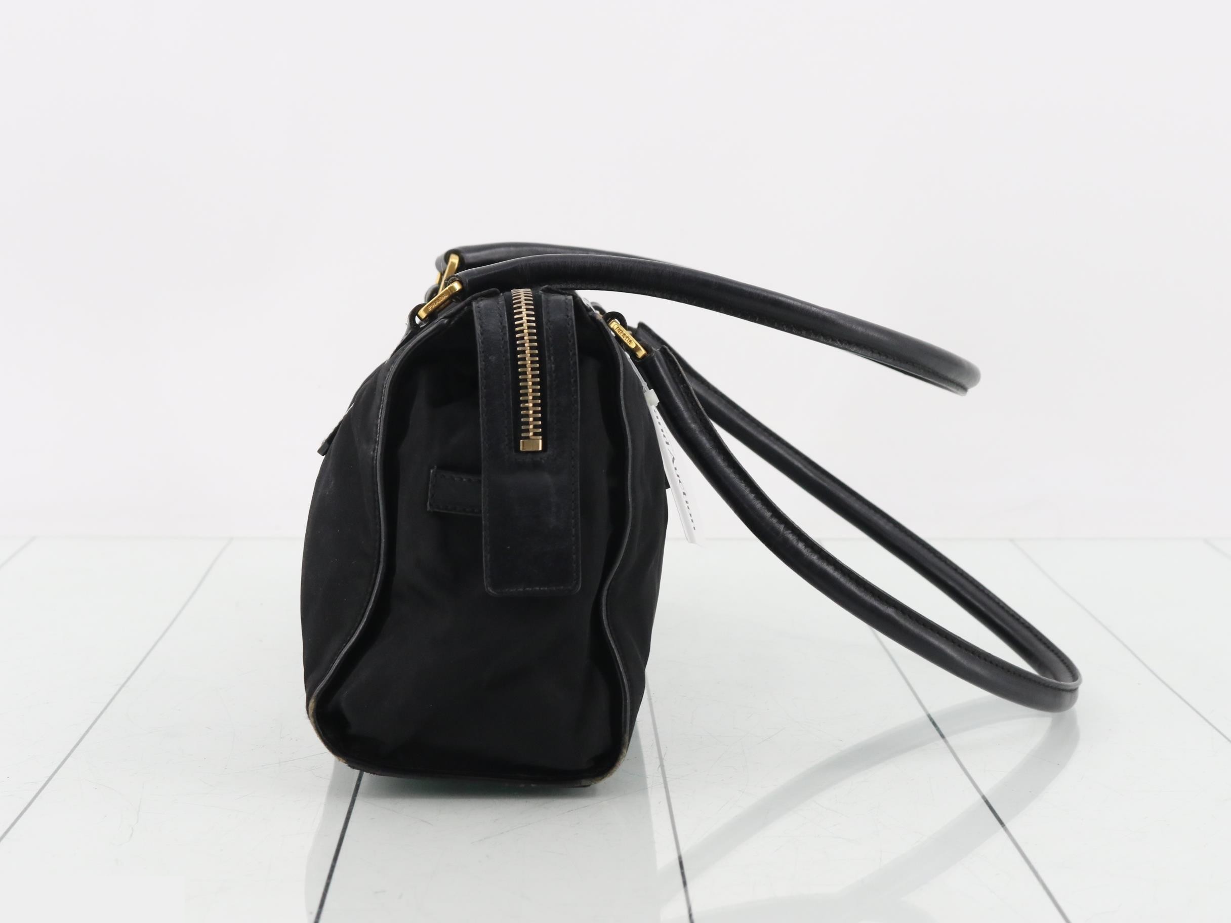 shoulder bag, nylon/leather, black, with padlock. — view 3