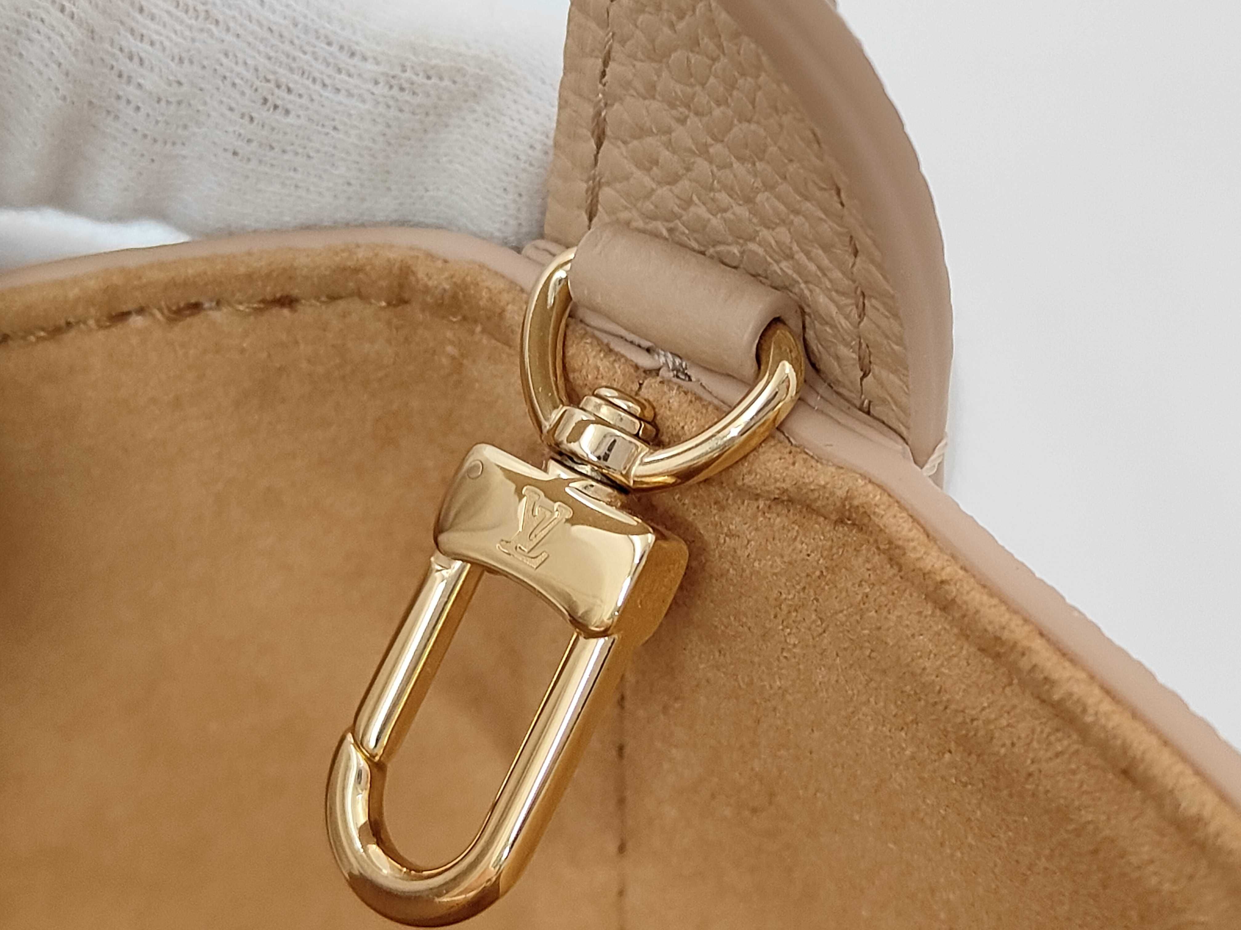 M28524 All-in Shoulder Bag — view 9