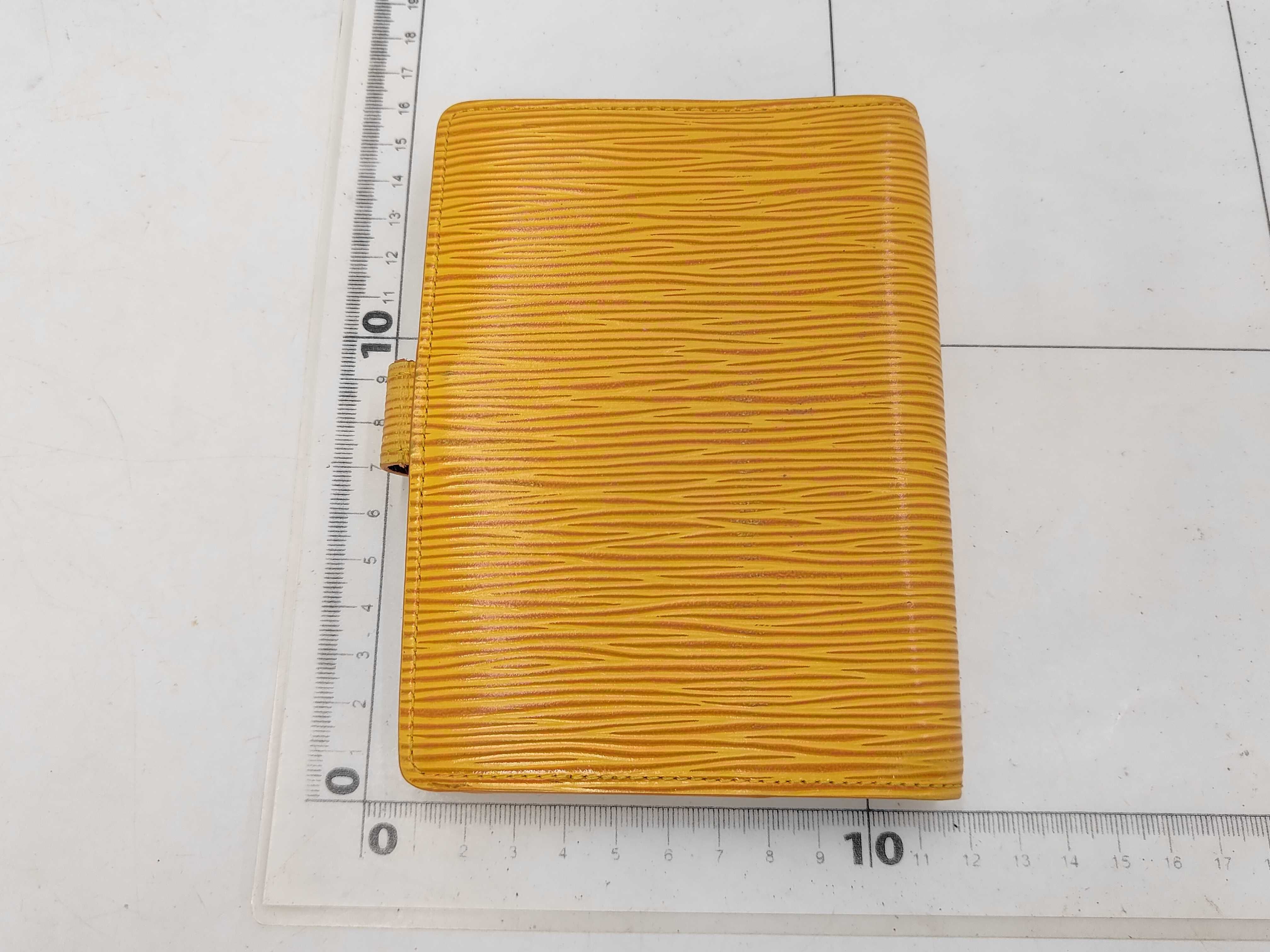 Epi Louis Vuitton Agenda Notebook Cover — view 2