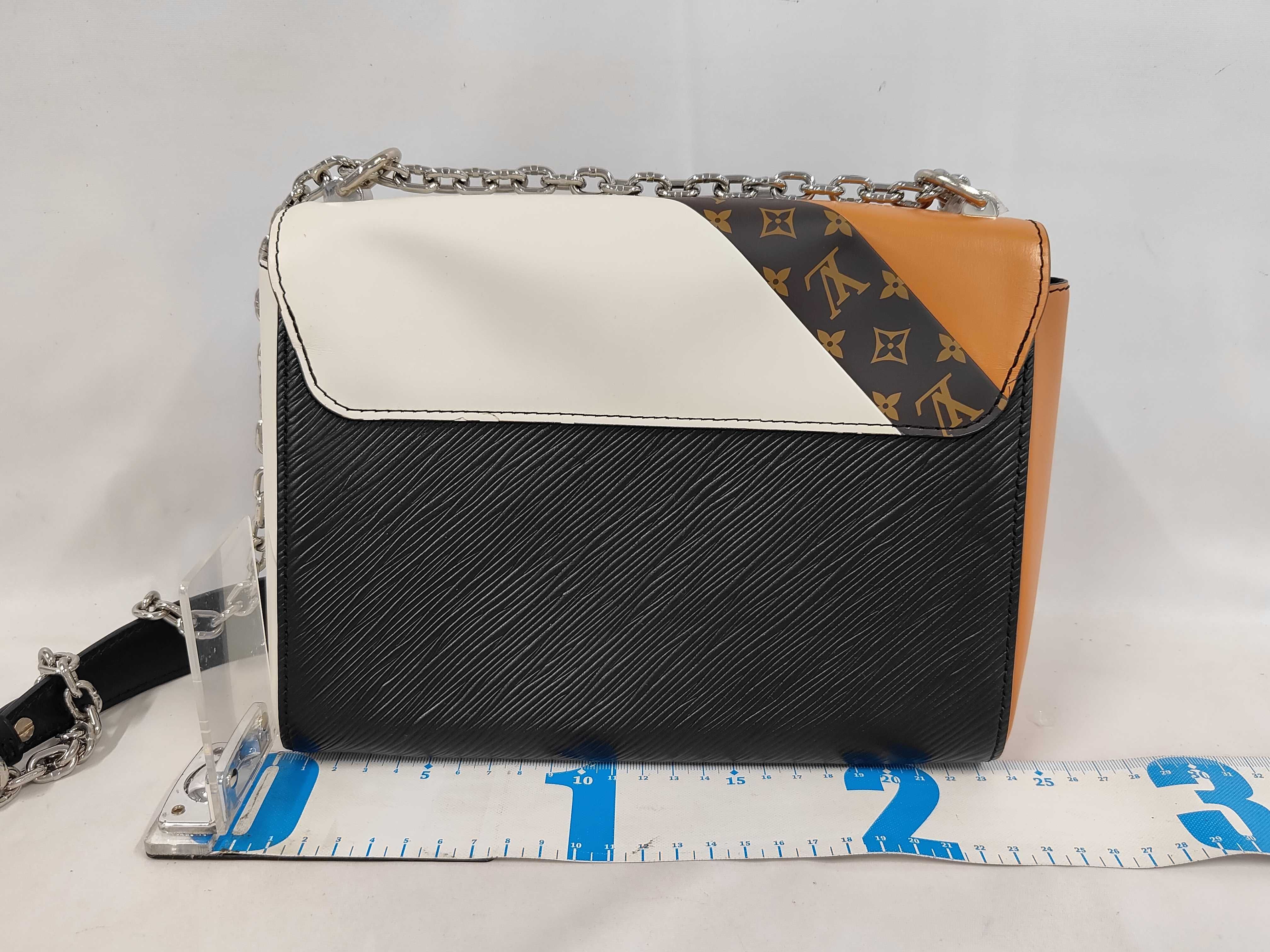 Twist MM Shoulder Bag M53801 — view 2