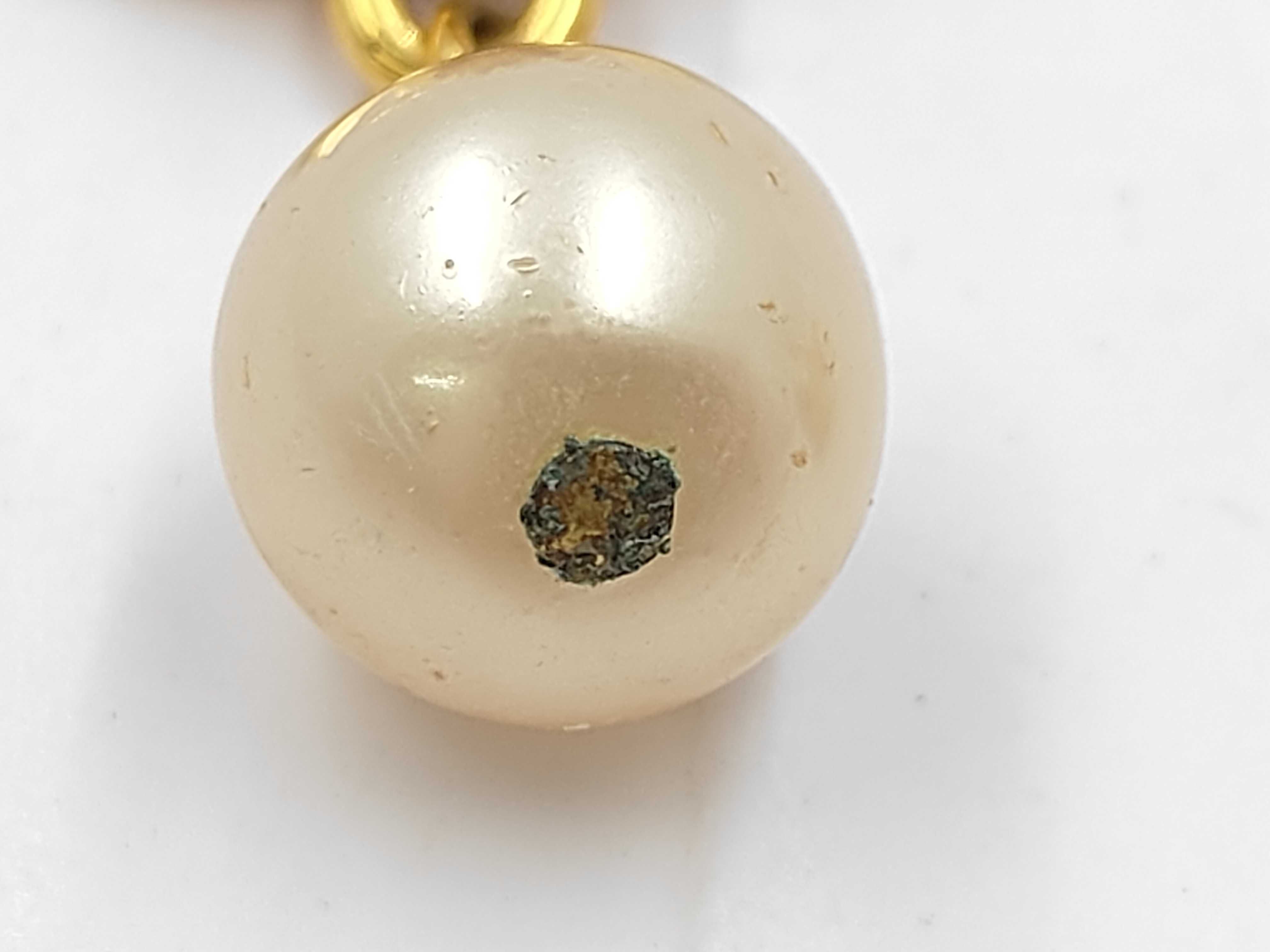 Coco Mark Turnlock Gold Pearl 96P Earrings — view 7