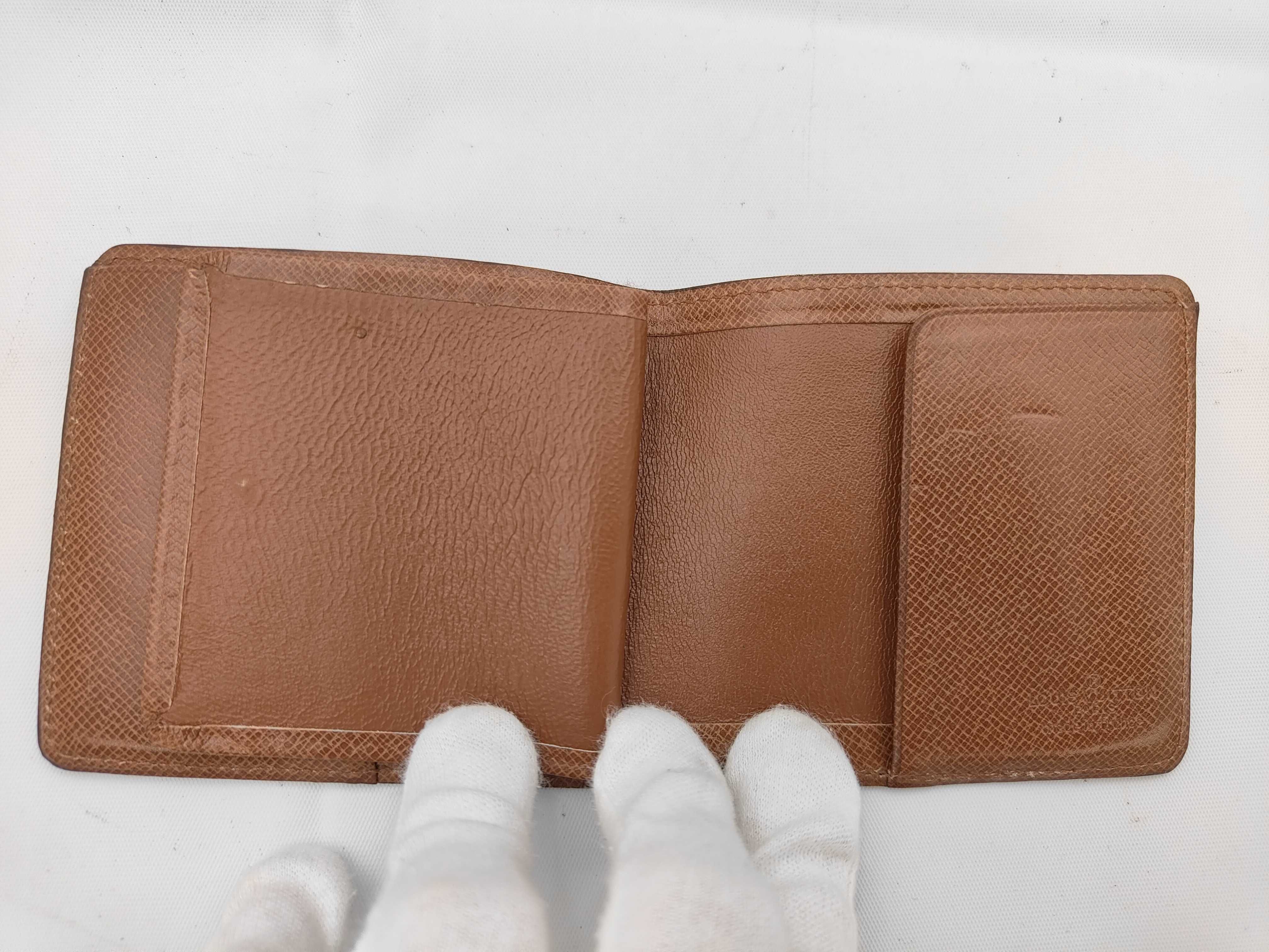 Billfold — view 4
