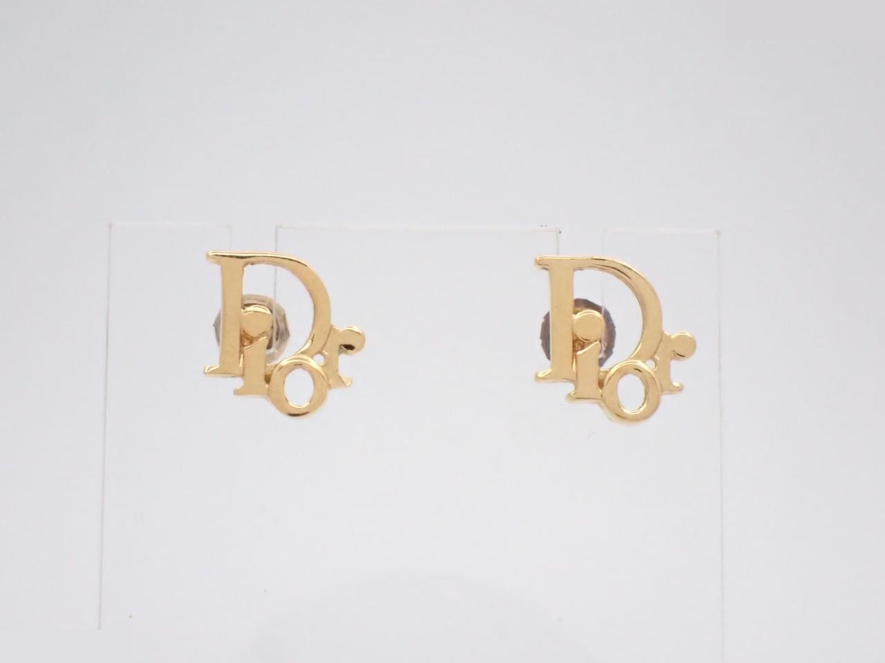 Other lines: Precious metals and earrings