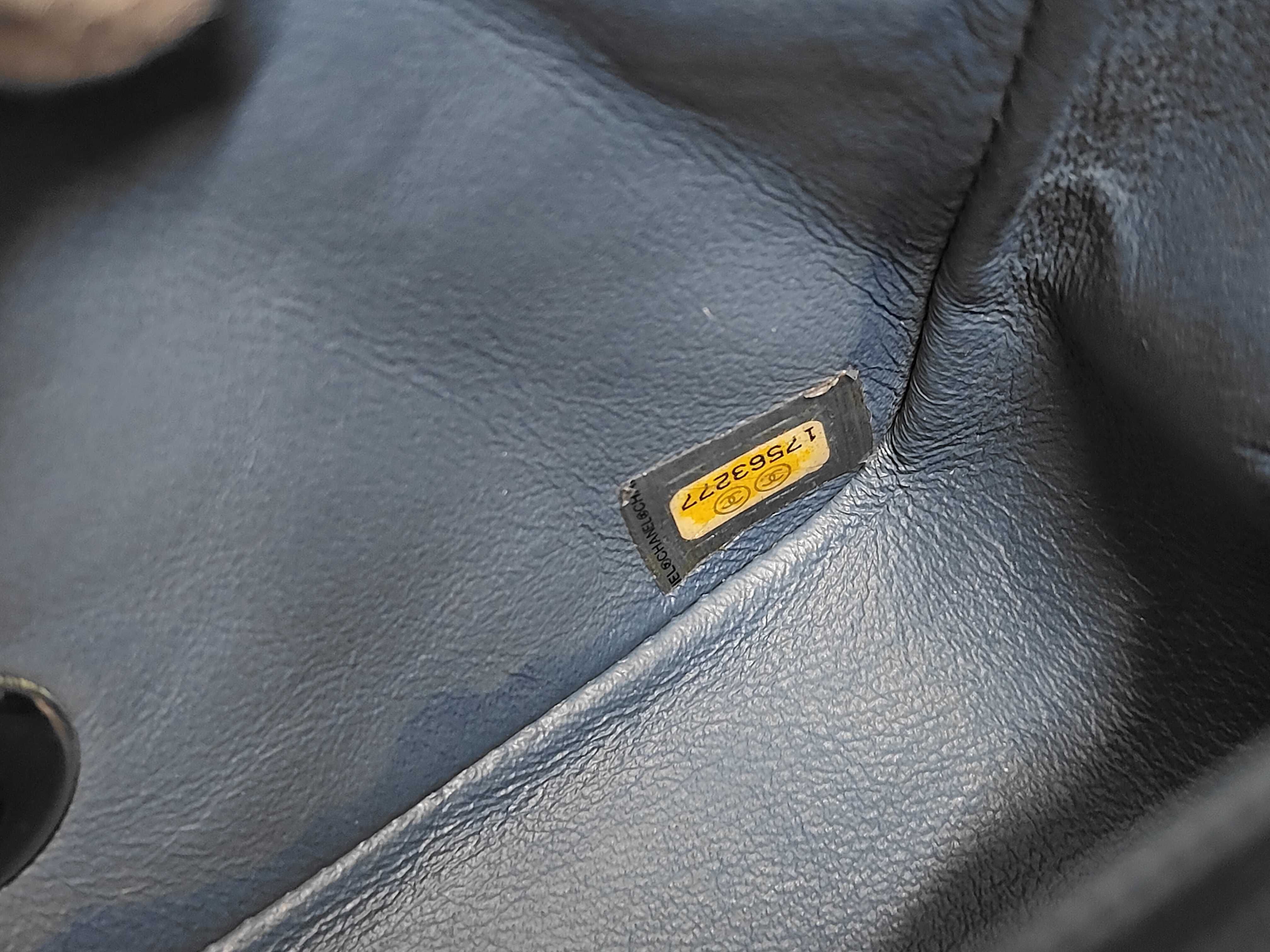 Matelassé 17 Lambskin Silver Hardware Chain Shoulder Bag (Serial Number 17) Navy Shoulder Bag — view 9