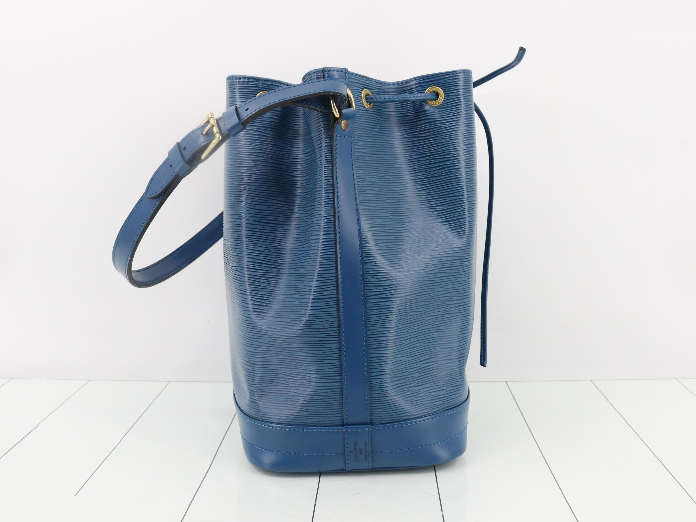 M44005 Noe Shoulder Bag — view 4