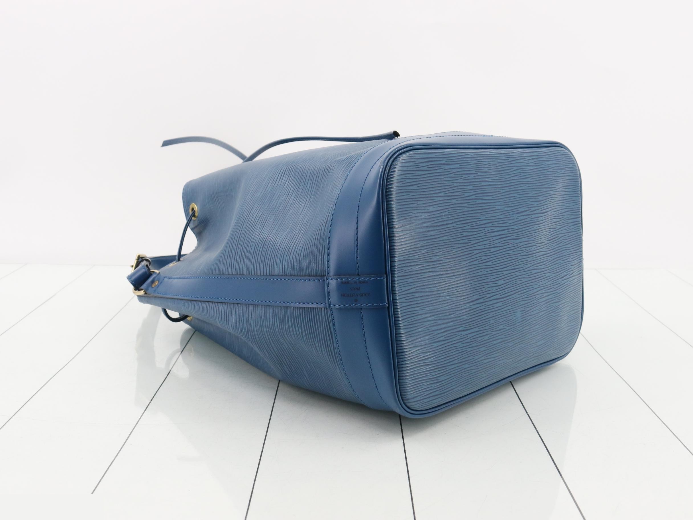 M44005 Noe Shoulder Bag — view 5