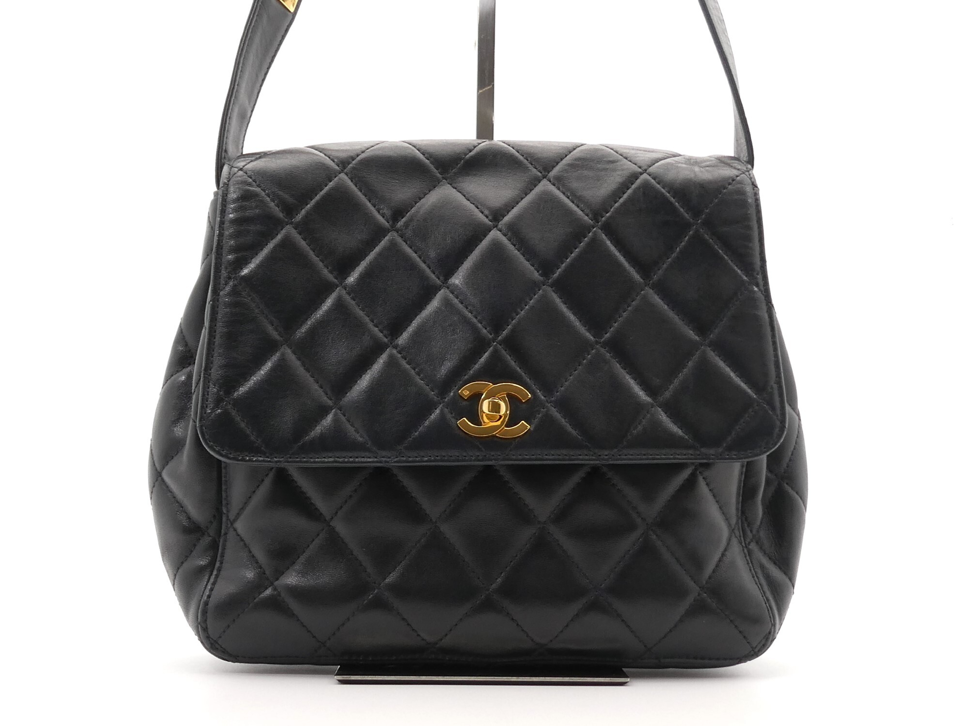 Matelassé Coco Mark Turnlock Shoulder Bag