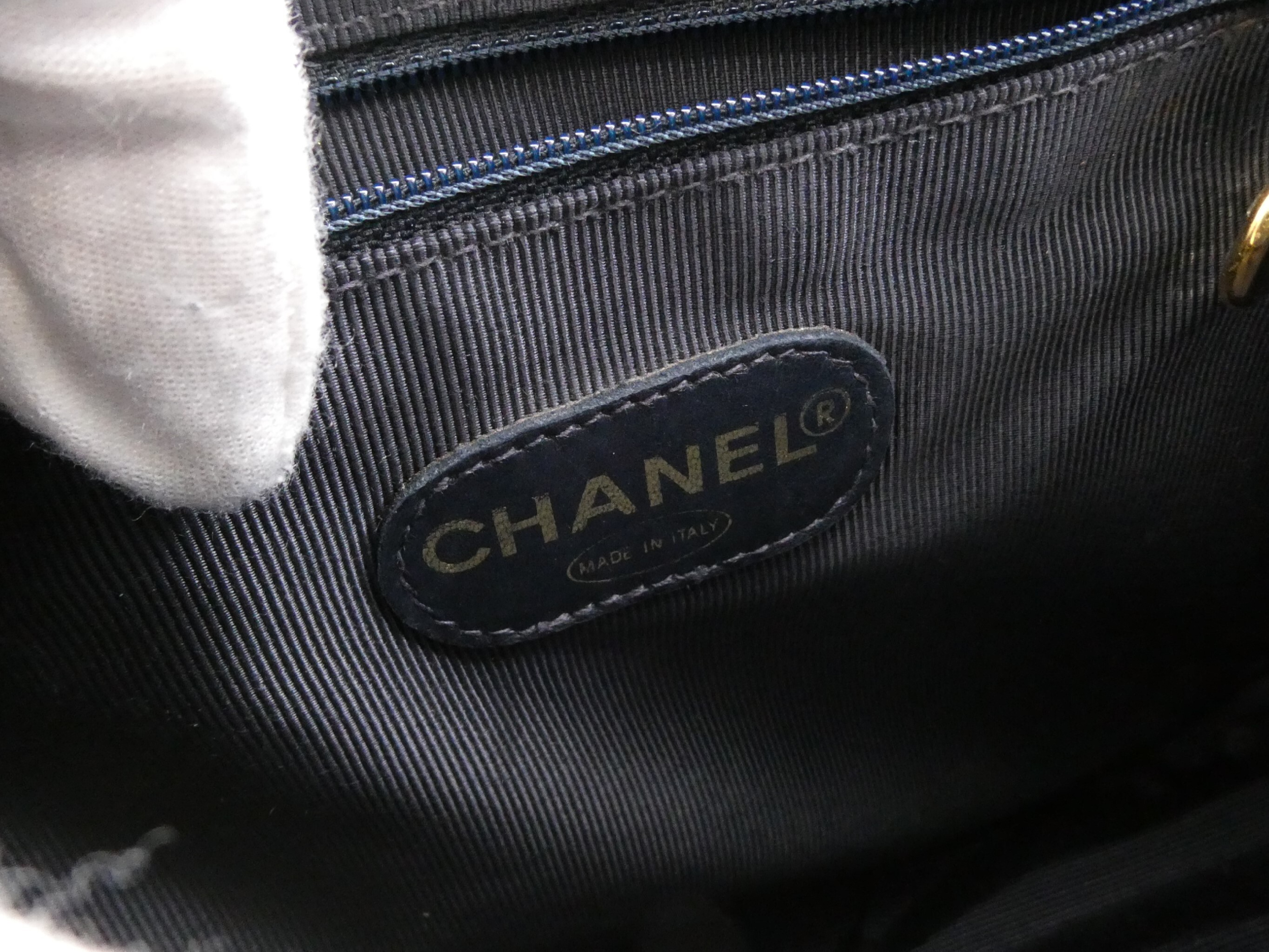Matelassé Coco Mark Turnlock Shoulder Bag — view 8