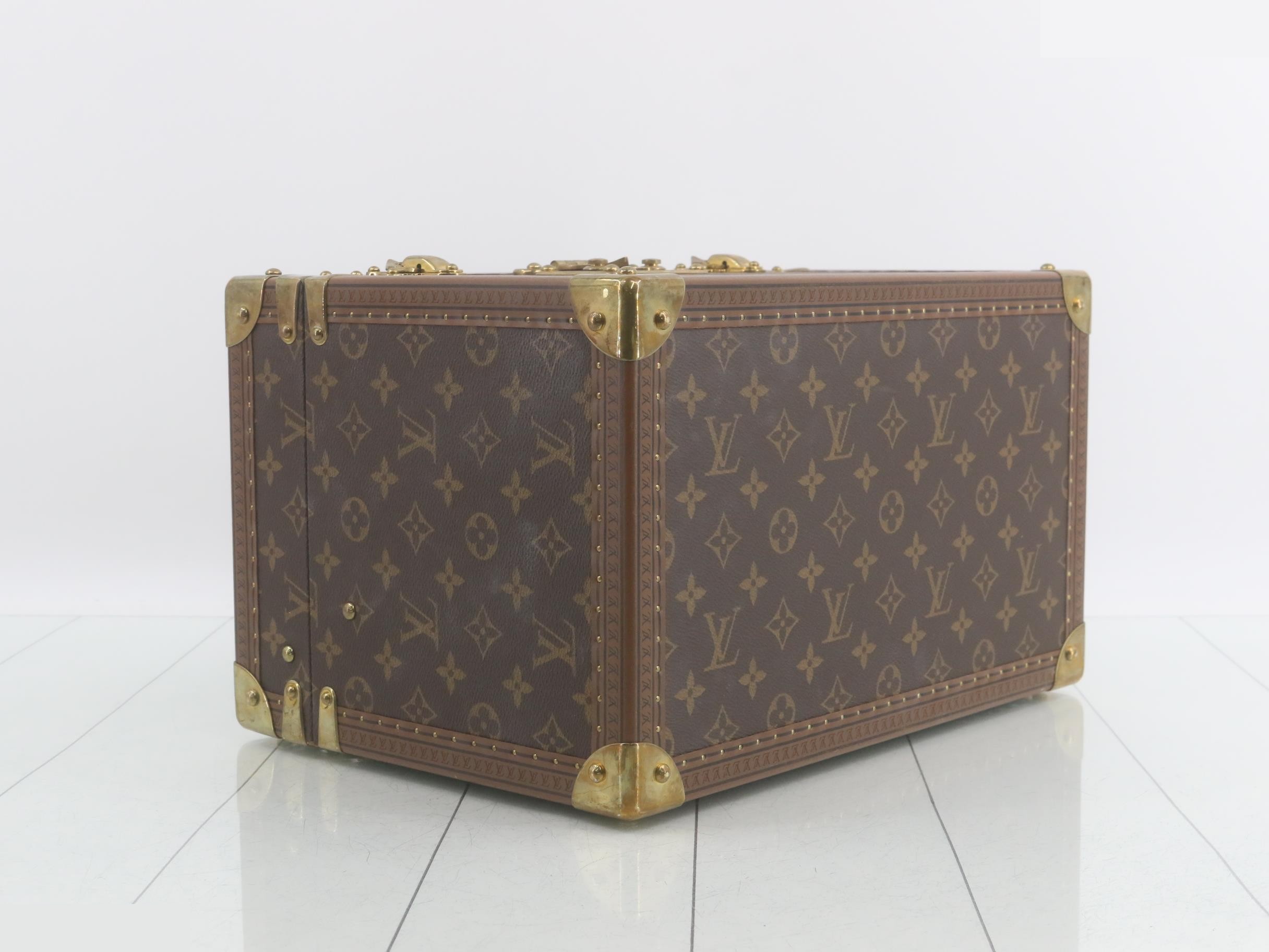 trunk — view 5