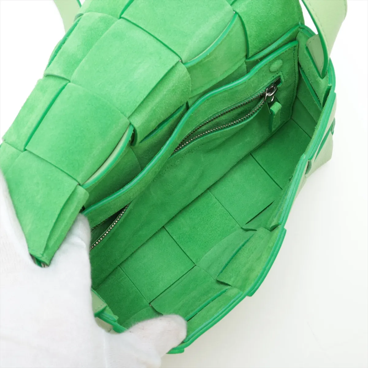 Maxi Intrecciato Cassette Leather Shoulder Bag, Green — view 6