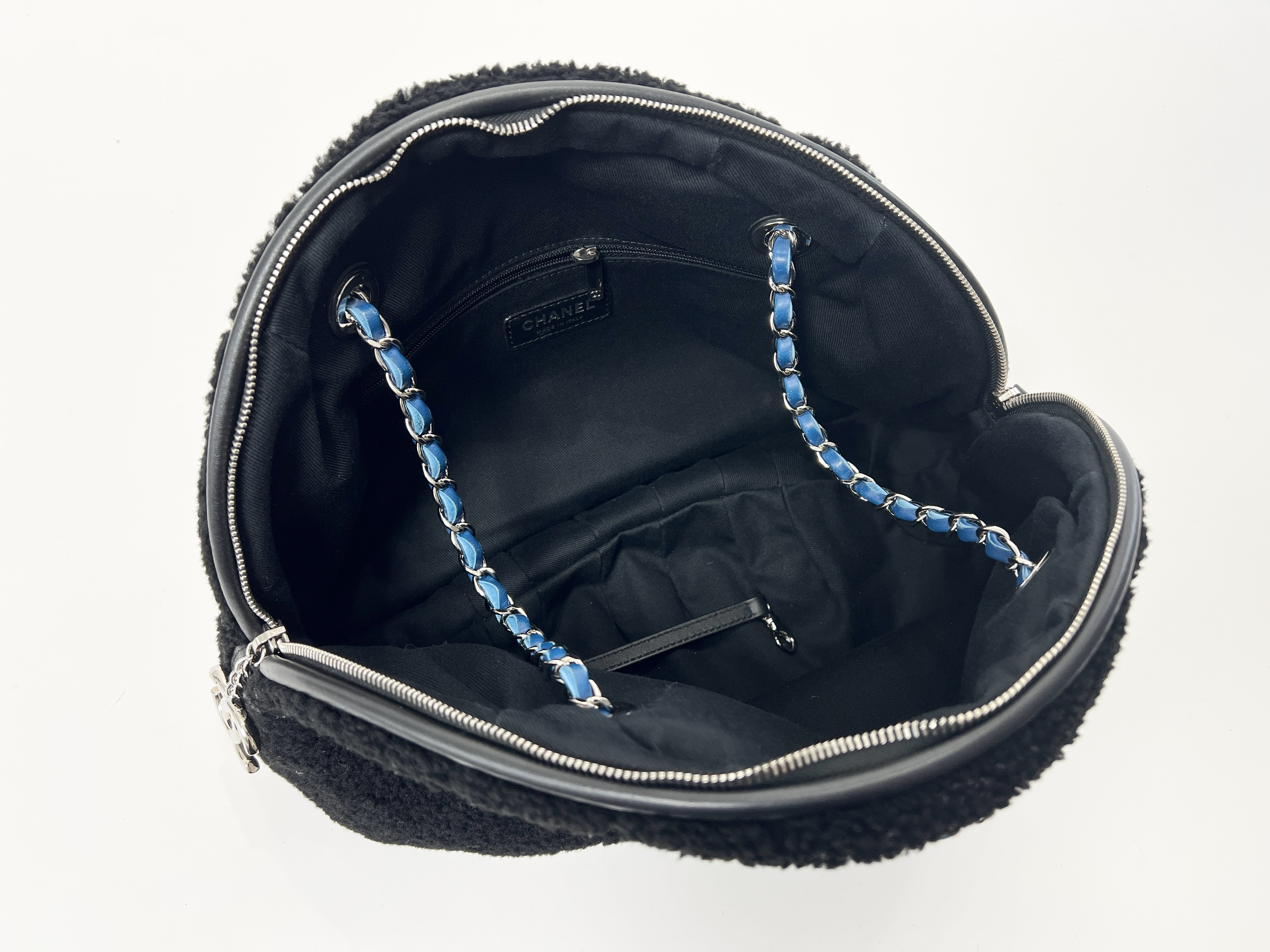 Deauville Round Shearling Boa Fur Coco Mark Chain Shoulder Bag (Serial Number 26) — view 4