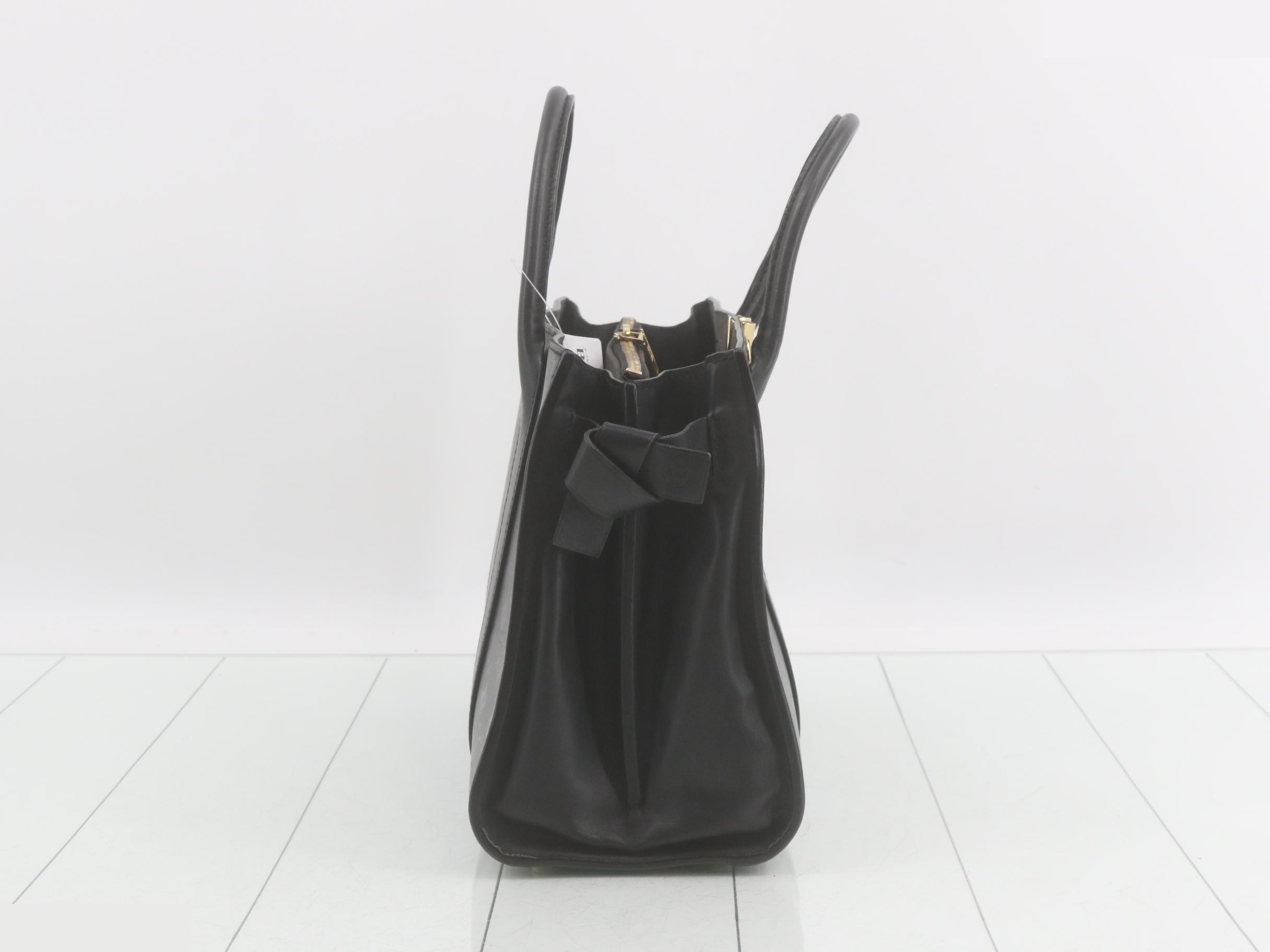 Very Tote MM Handbag — view 4