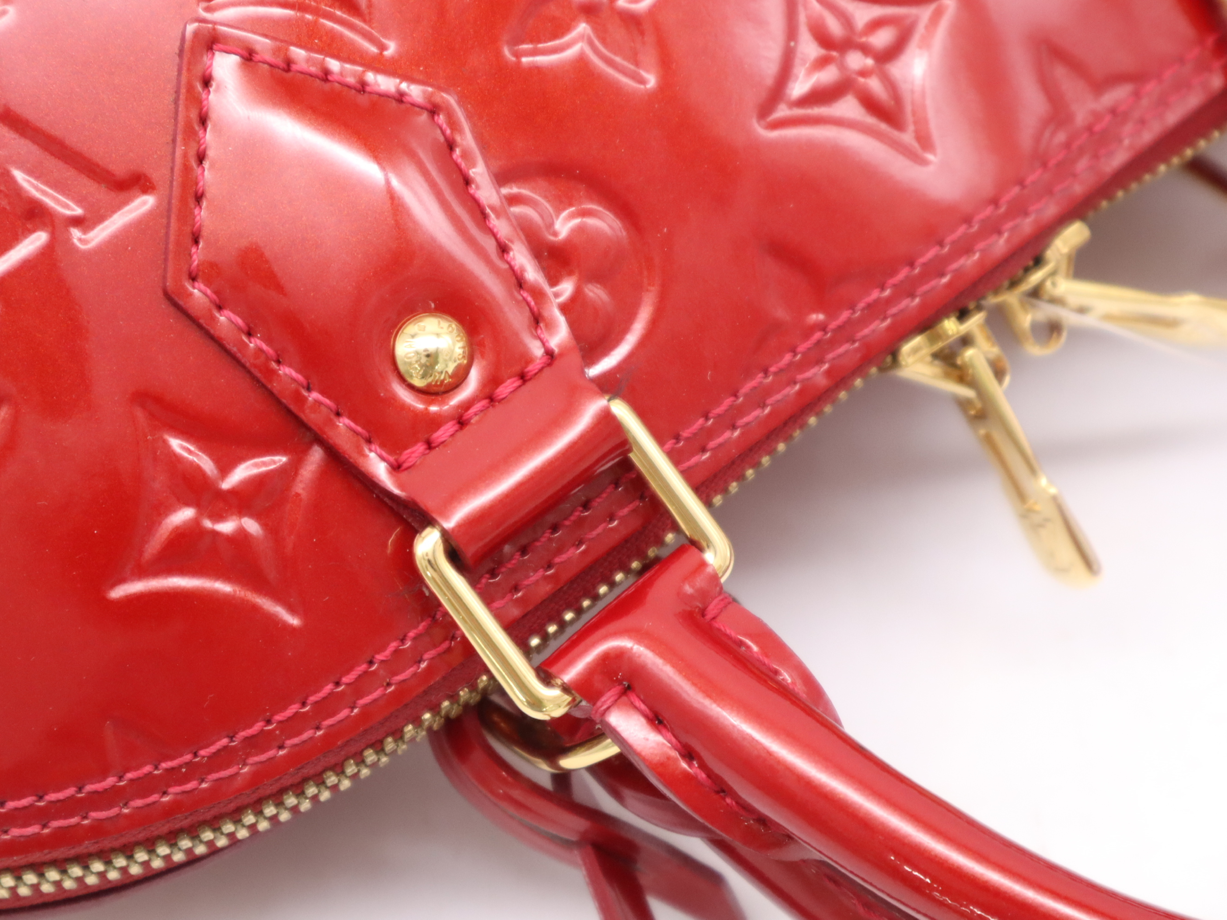 M90096 Verni Arma PM Pomme d'Amour Handbag with 2 keys and crochet — view 7