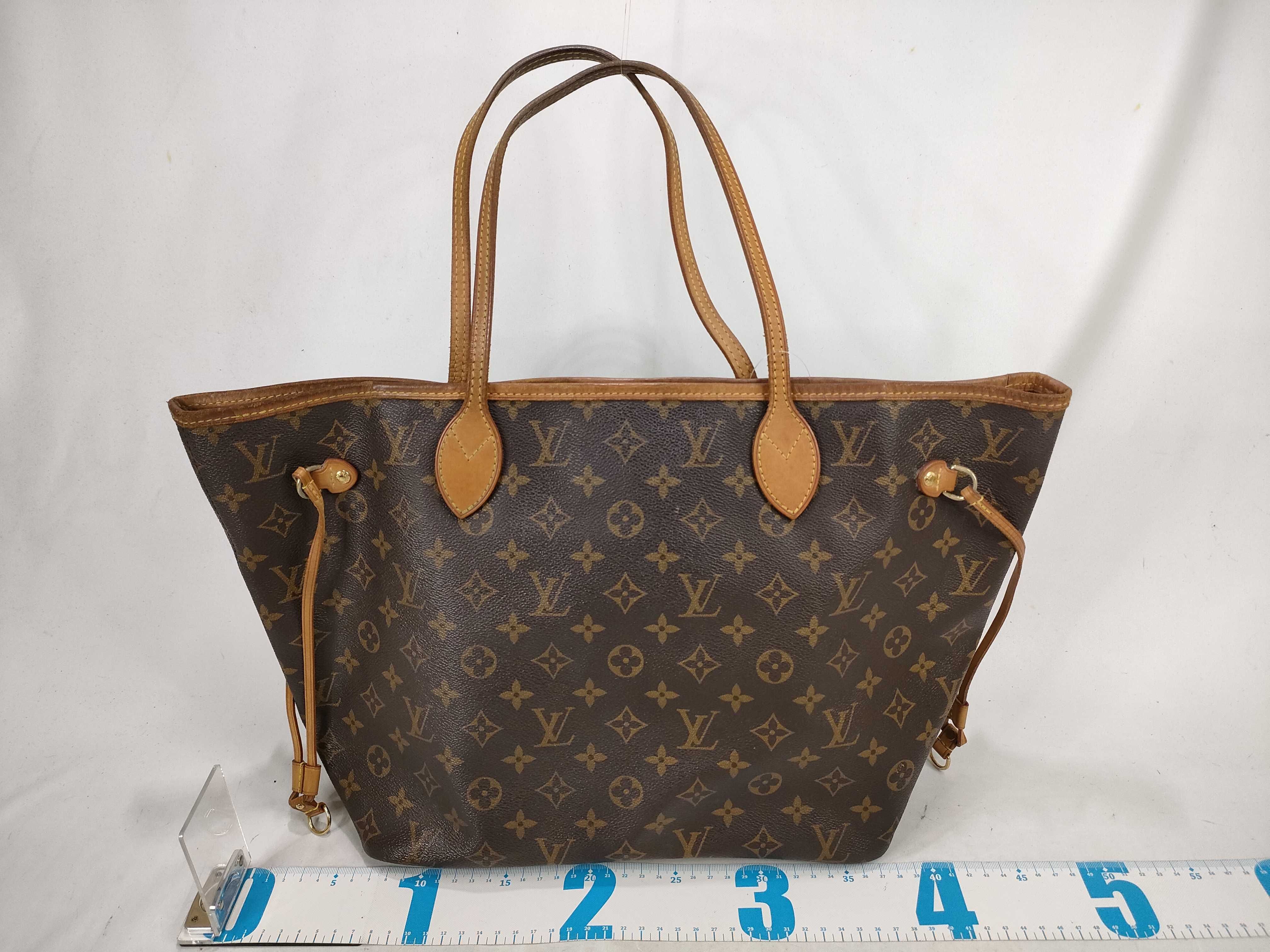 Monogram Neverfull MM Tote Bag — view 2
