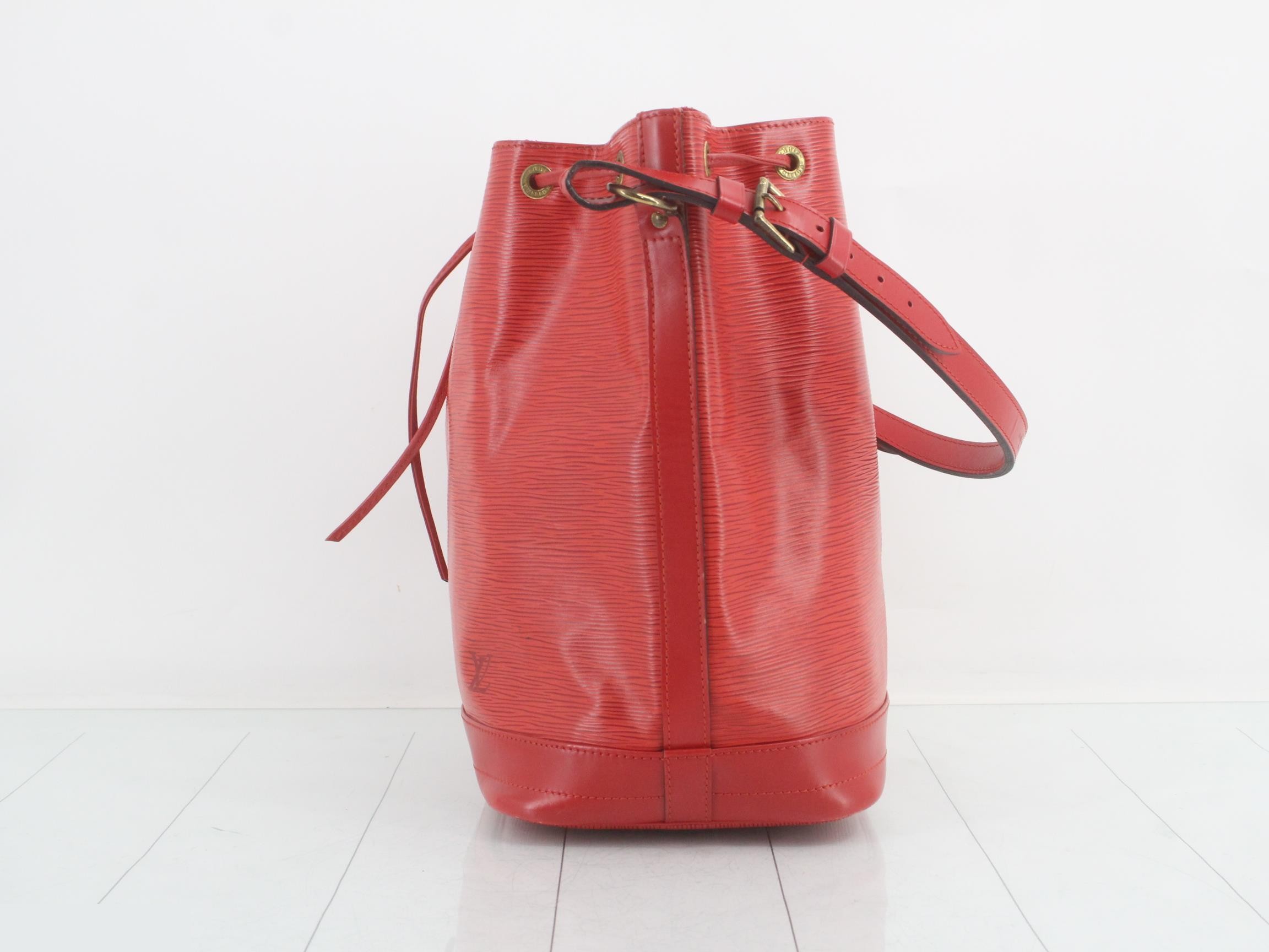 Noe Rouge — view 3