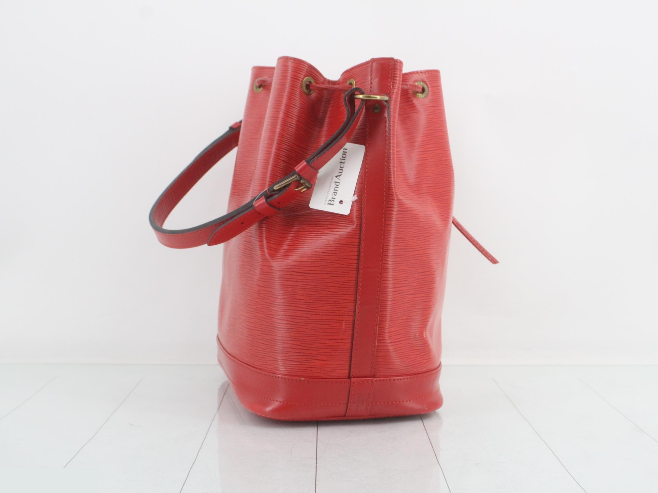 Noe Rouge — view 4