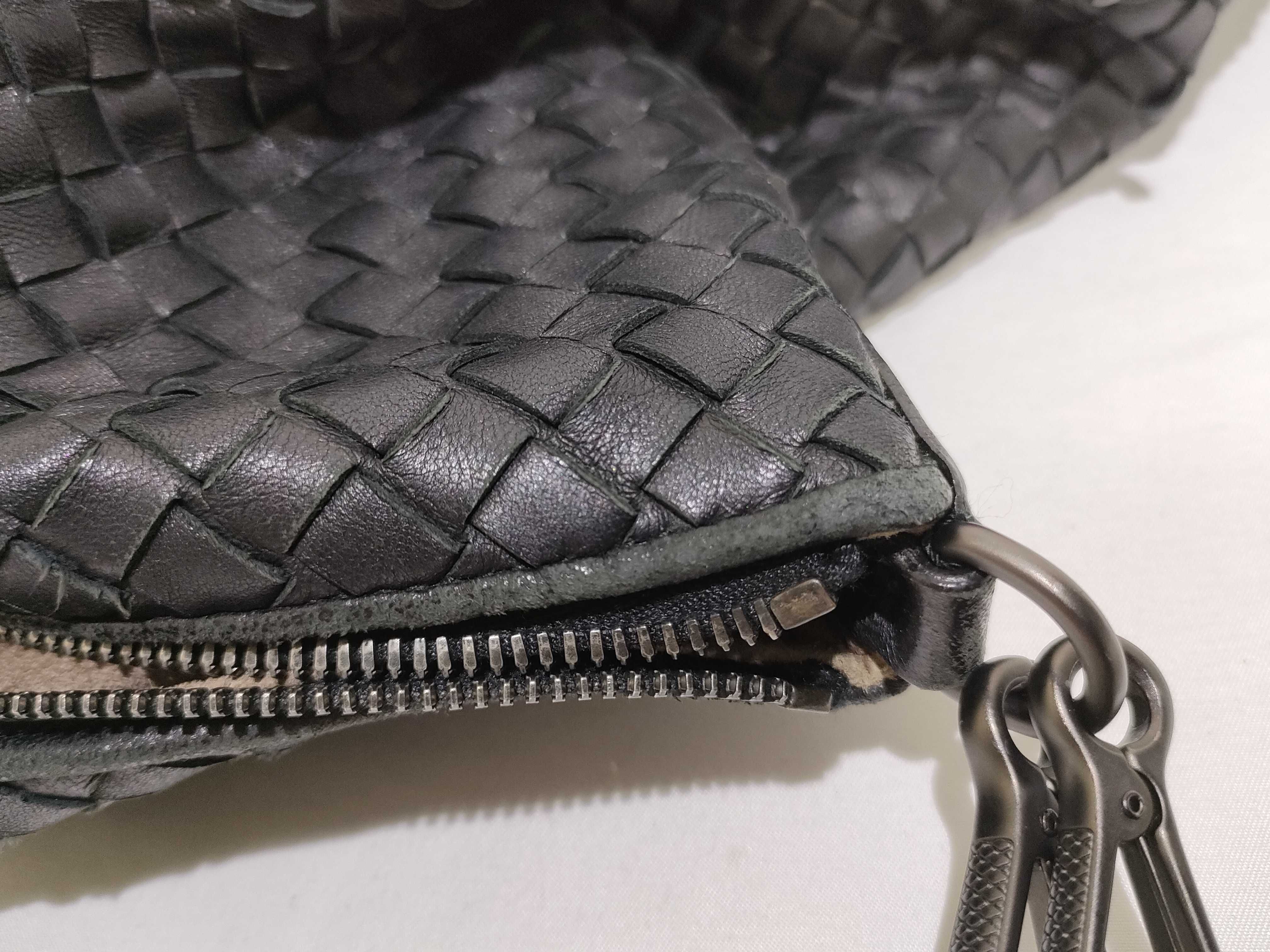 Intrecciato Large Convertible Leather 2-Way Handbag Black 193785 Tote Bag — view 15