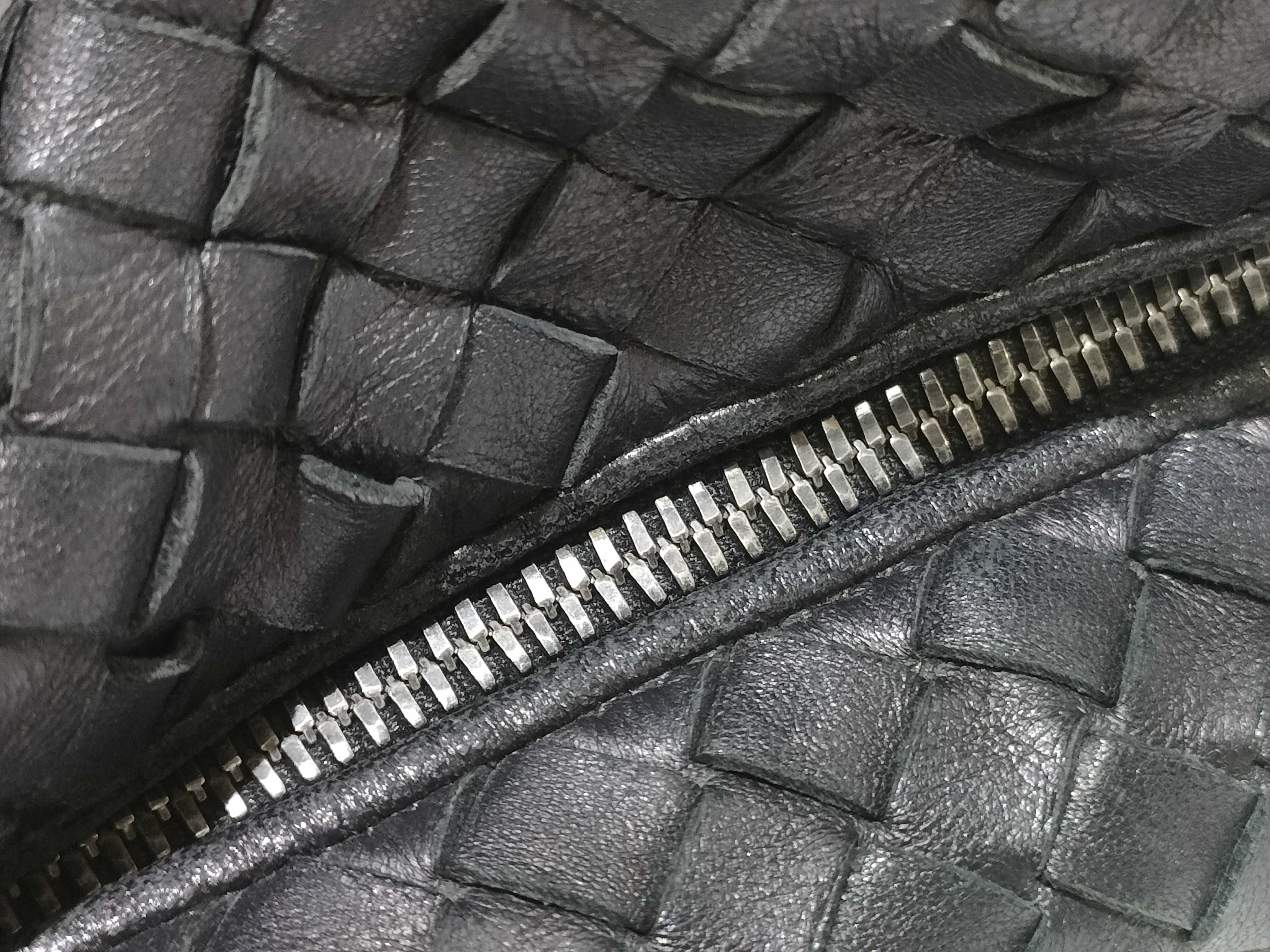 Intrecciato Large Convertible Leather 2-Way Handbag Black 193785 Tote Bag — view 8