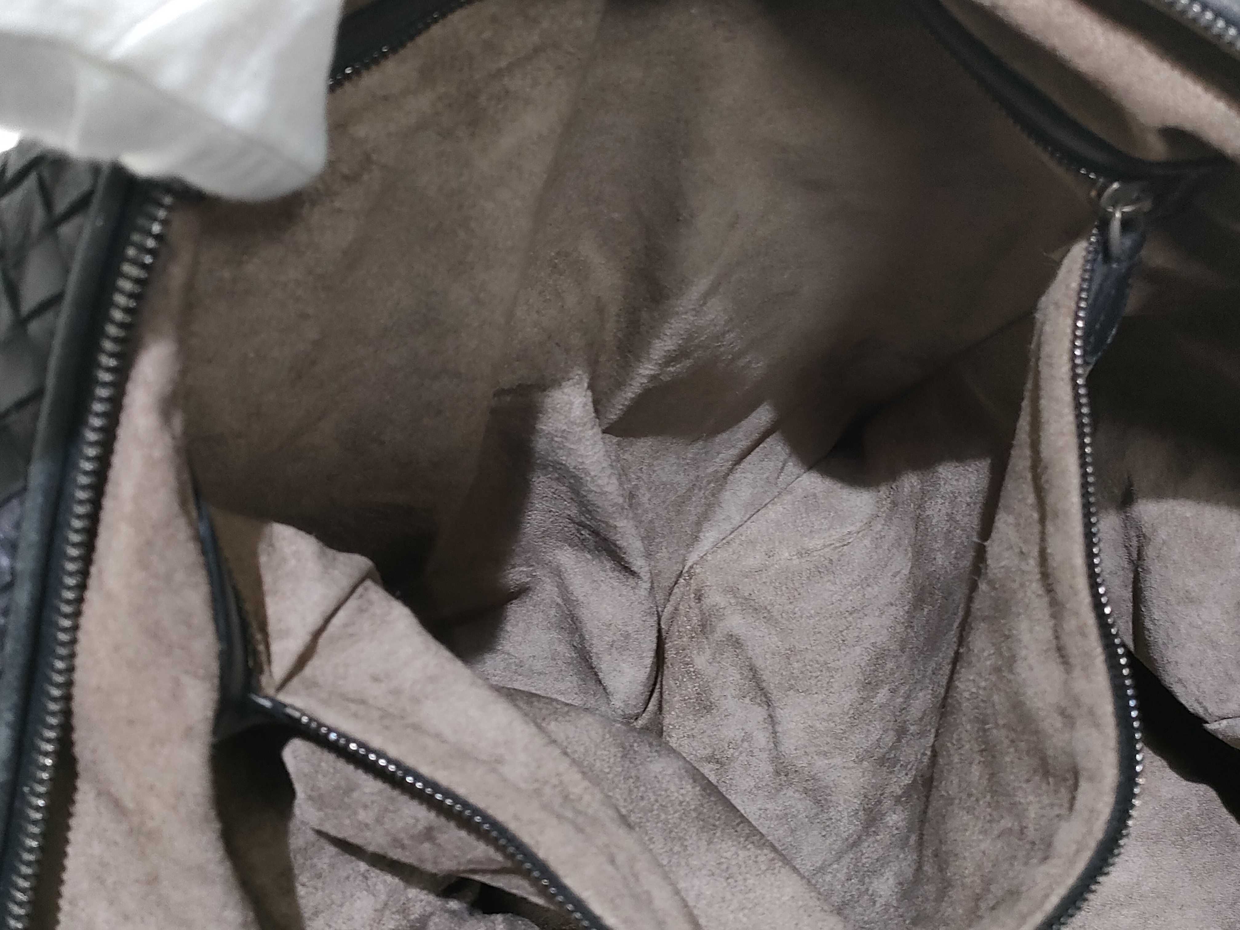 Intrecciato Large Convertible Leather 2-Way Handbag Black 193785 Tote Bag — view 10
