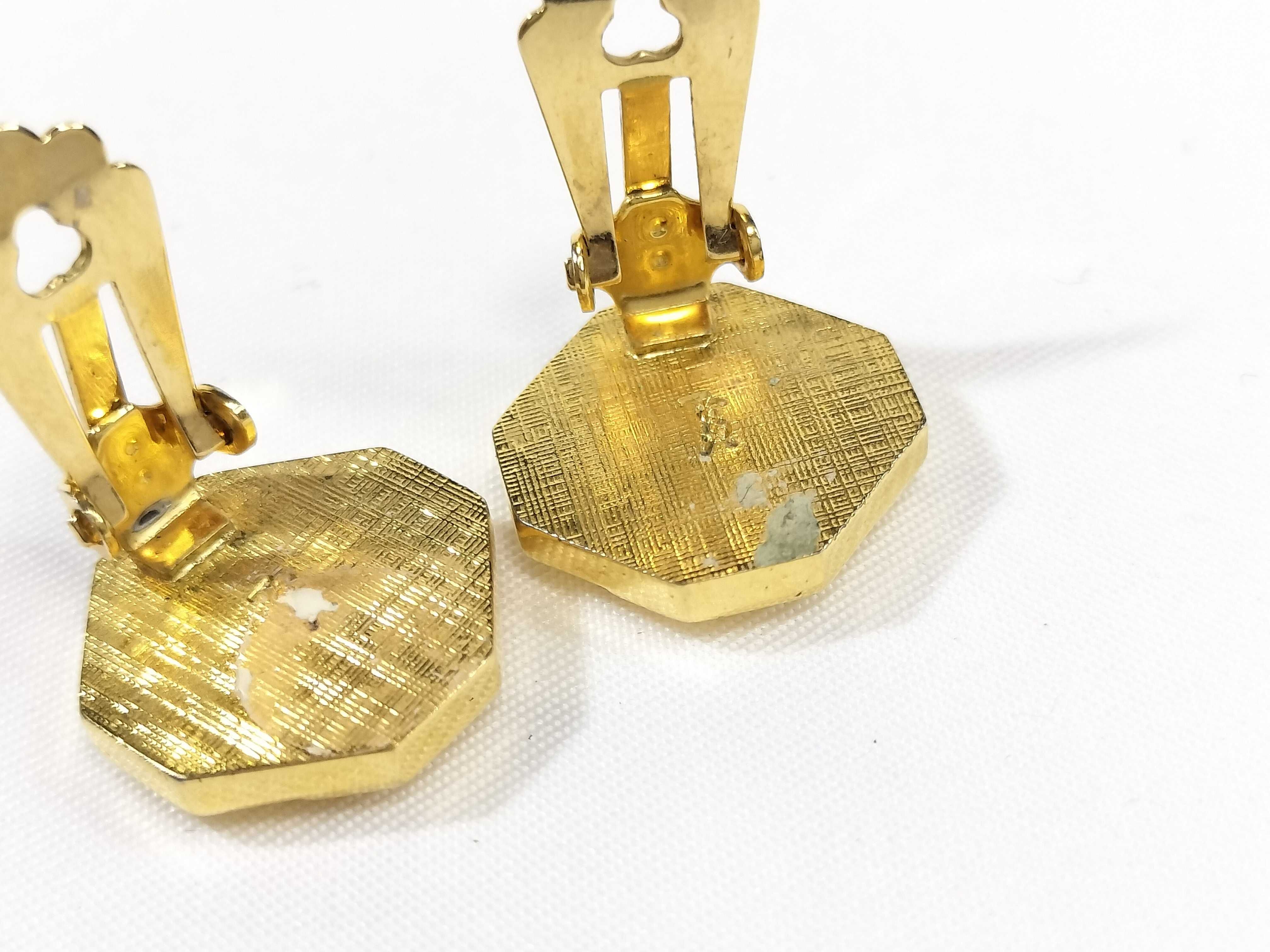 Earrings and other accessories — view 7