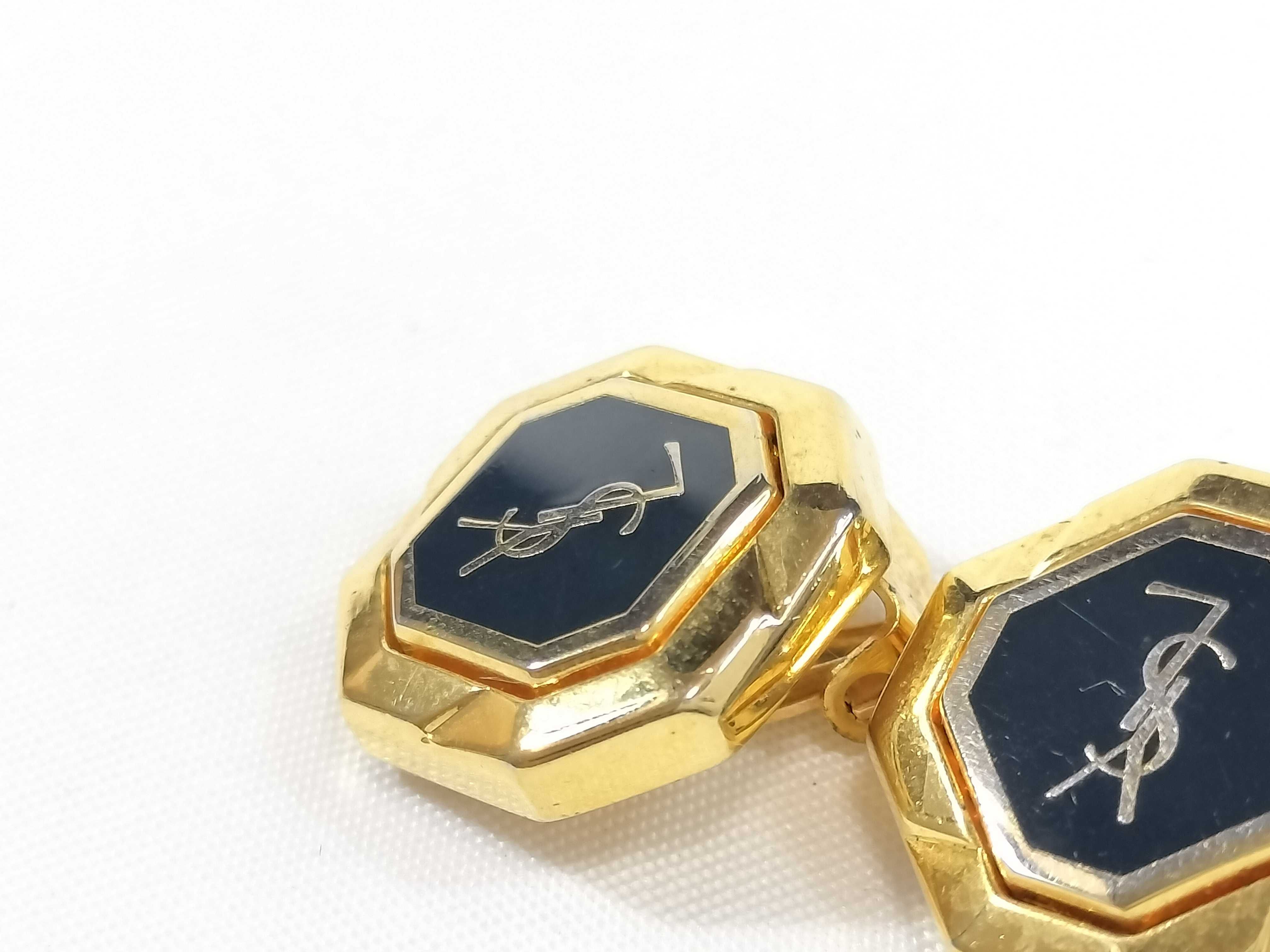Earrings and other accessories — view 9