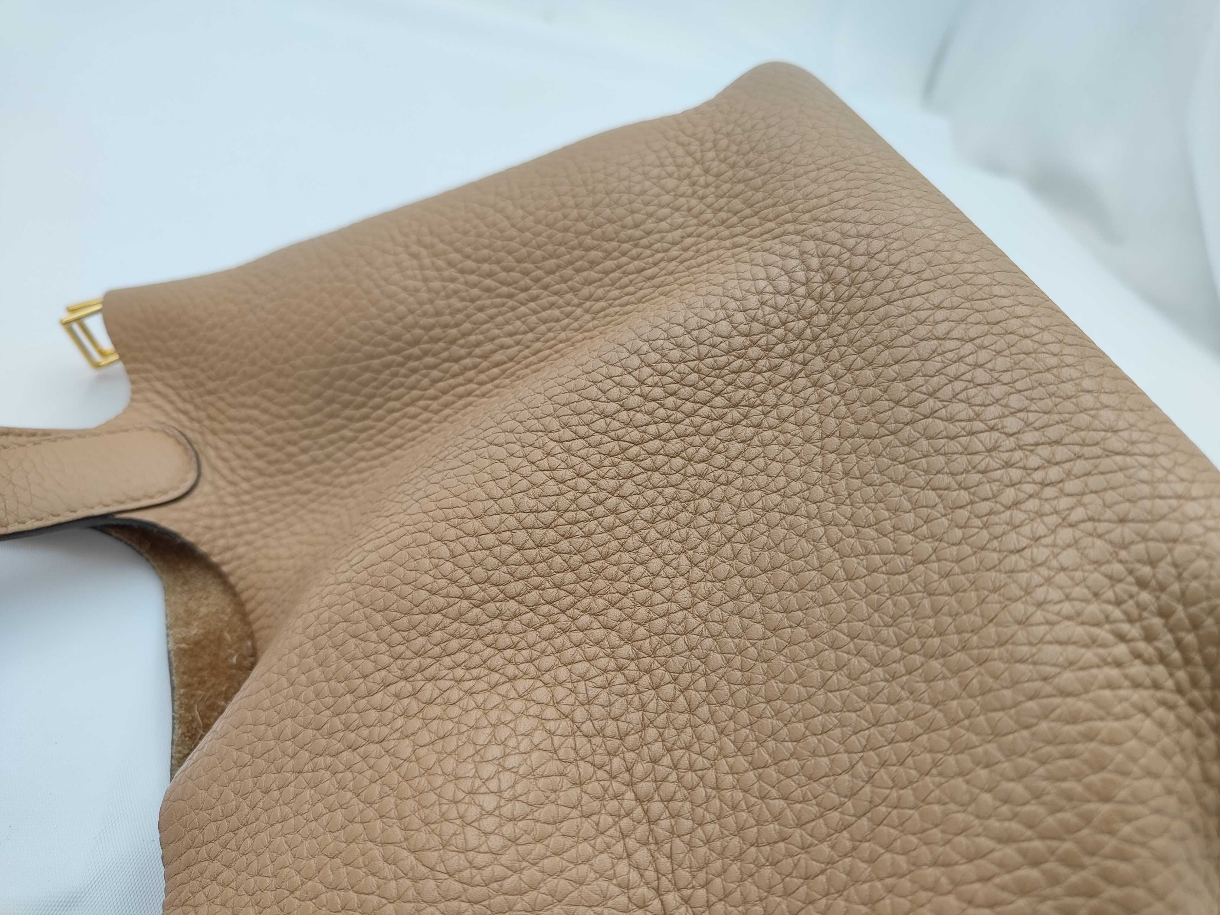 Picotin Lock PM Beige Silver Hardware Clemence Calfskin Handbag (Z Stamp) — view 11