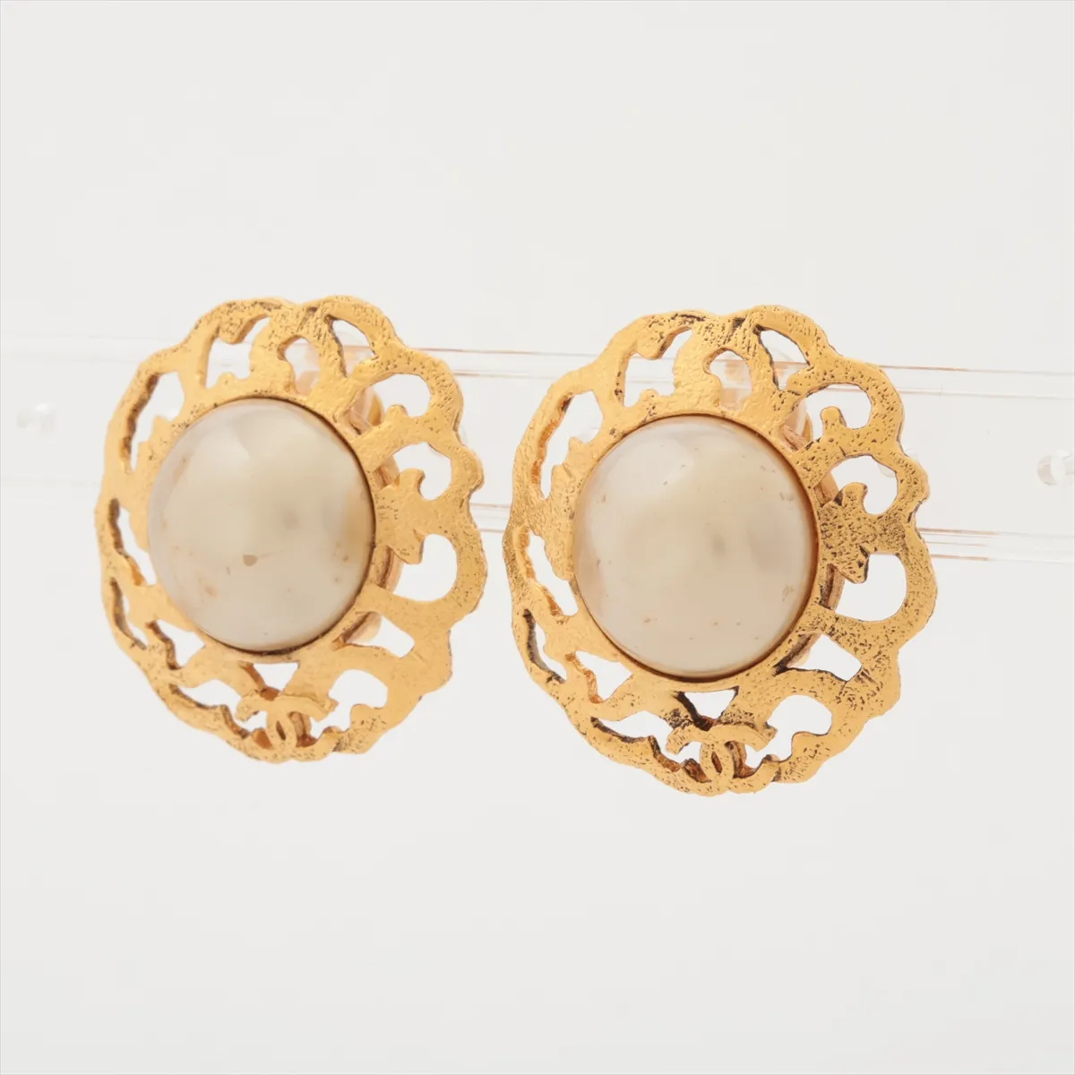 Coco Mark 25/2760 Earrings (Pair) GP x Faux Pearl Gold - — view 3