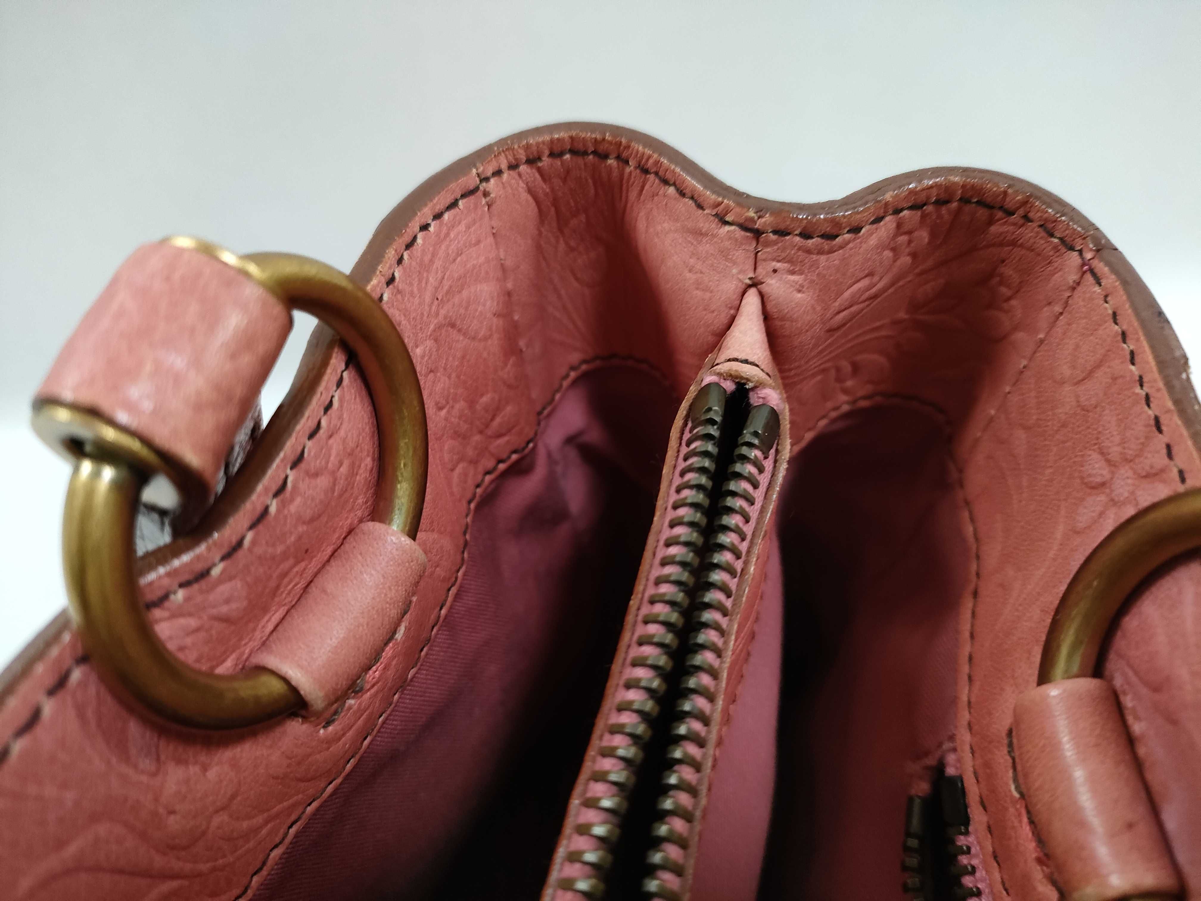 handbag, floral print, embossed logo, leather, tag. — view 12