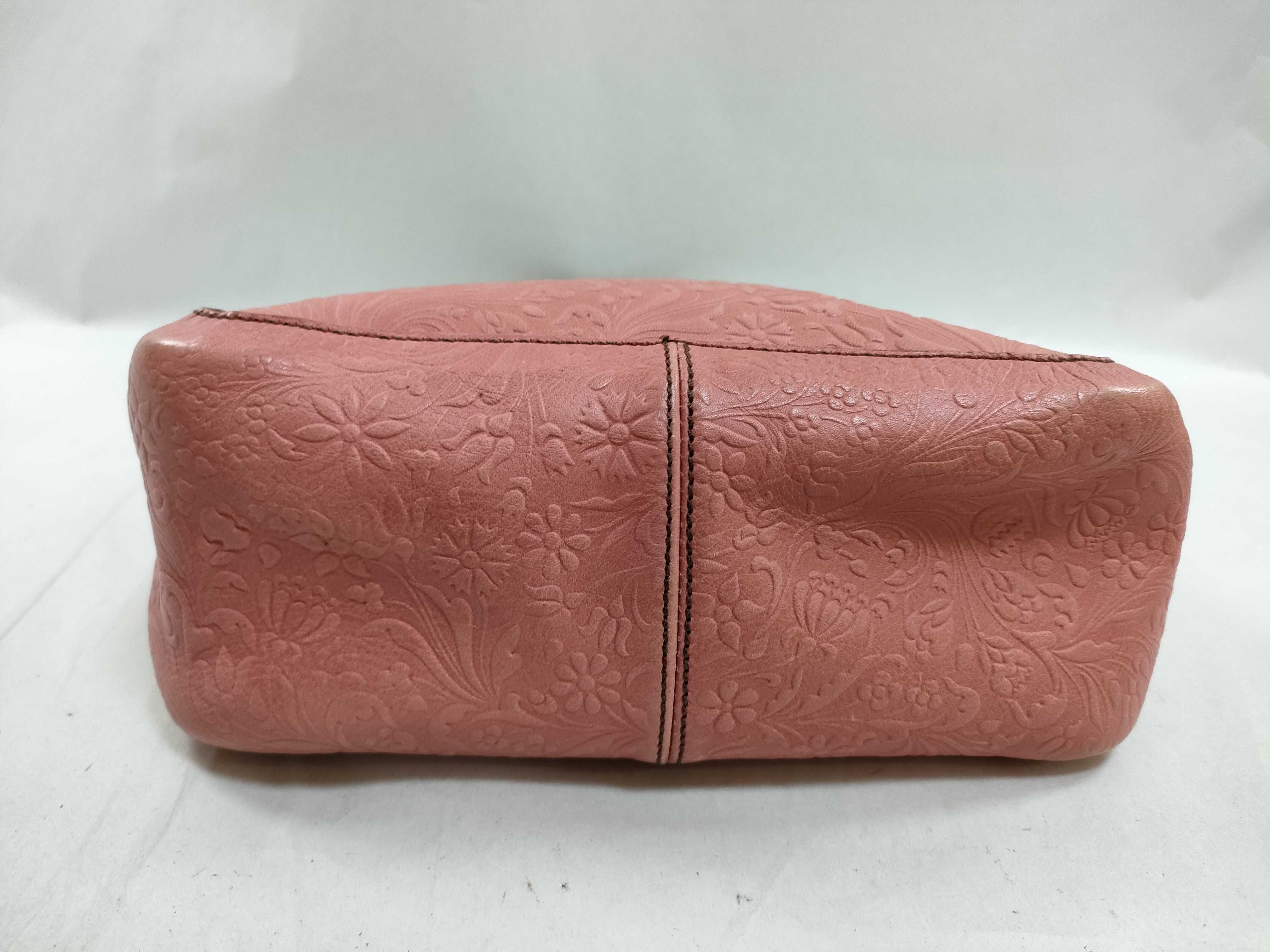 handbag, floral print, embossed logo, leather, tag. — view 7