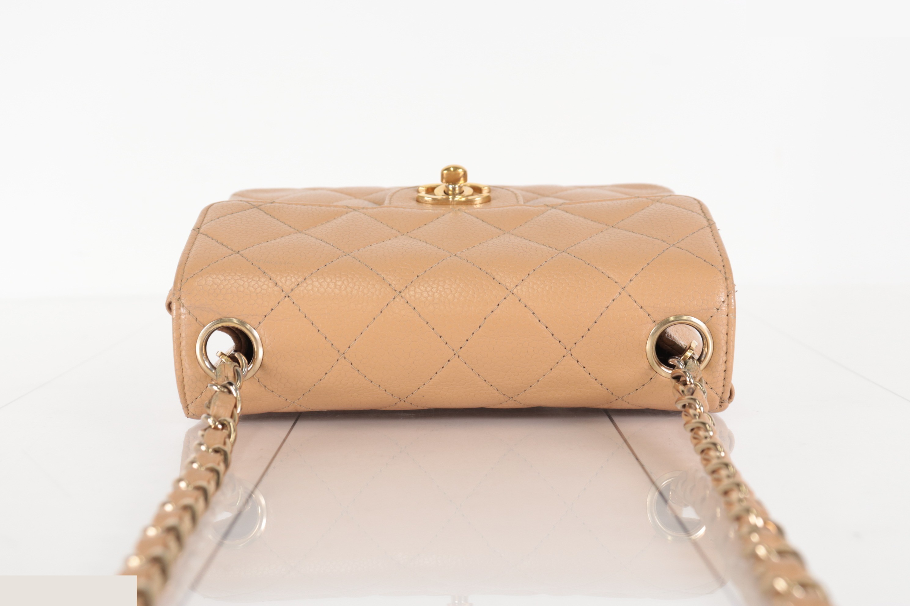 Minimato Caviar Chain Shoulder Bag, Beige, Series 9 — view 5