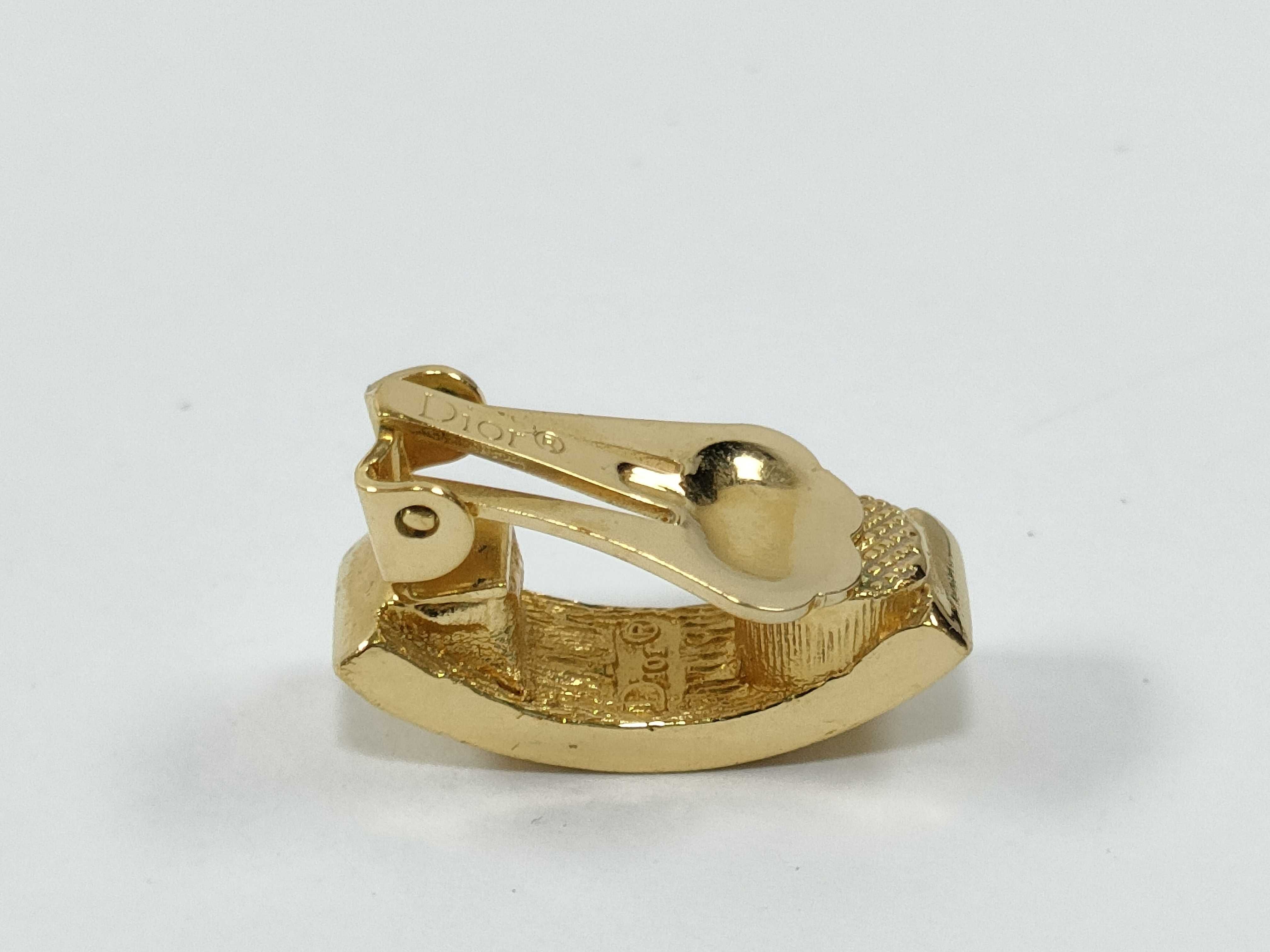 logo plate gold earrings — view 4