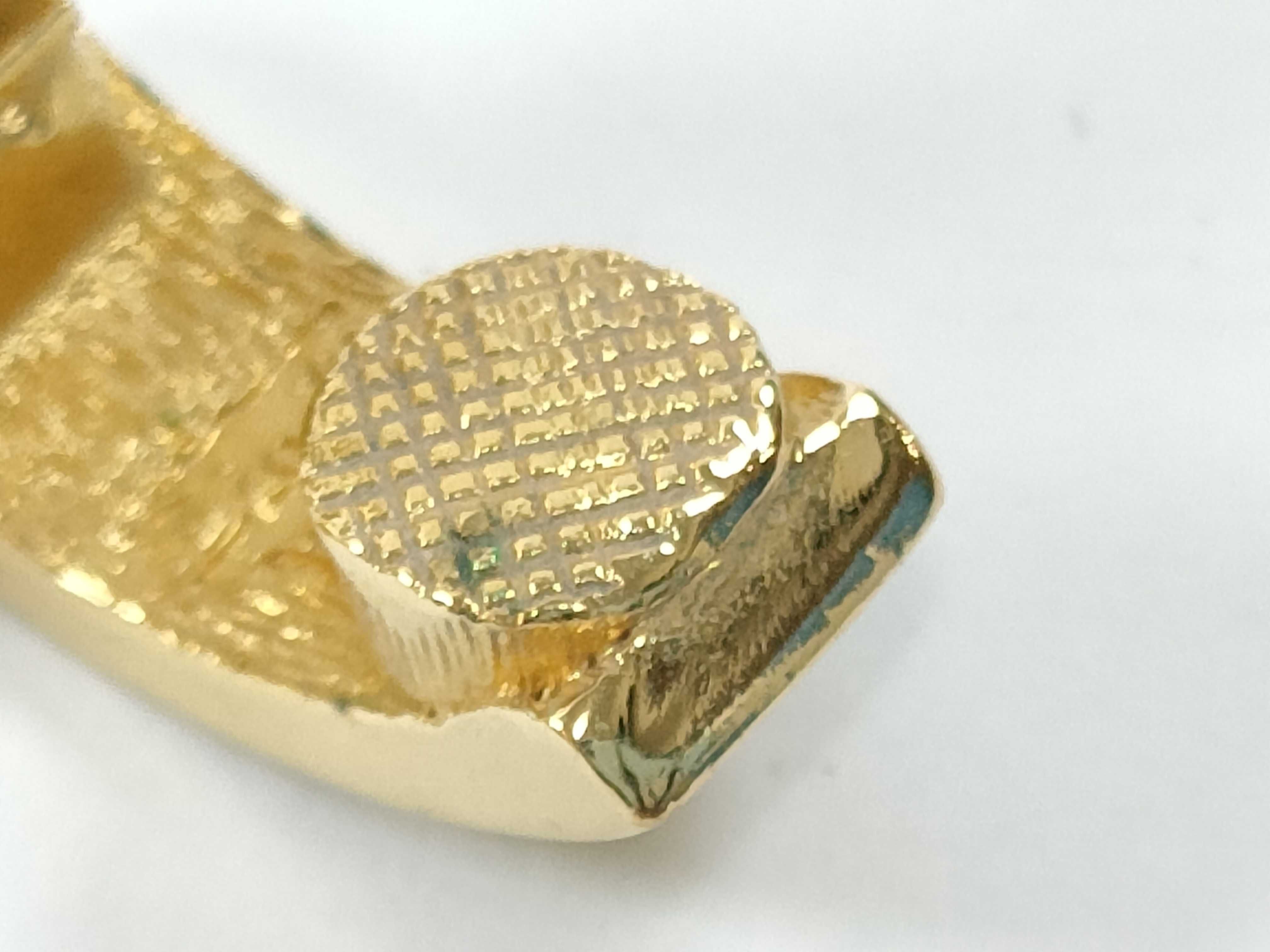 logo plate gold earrings — view 7