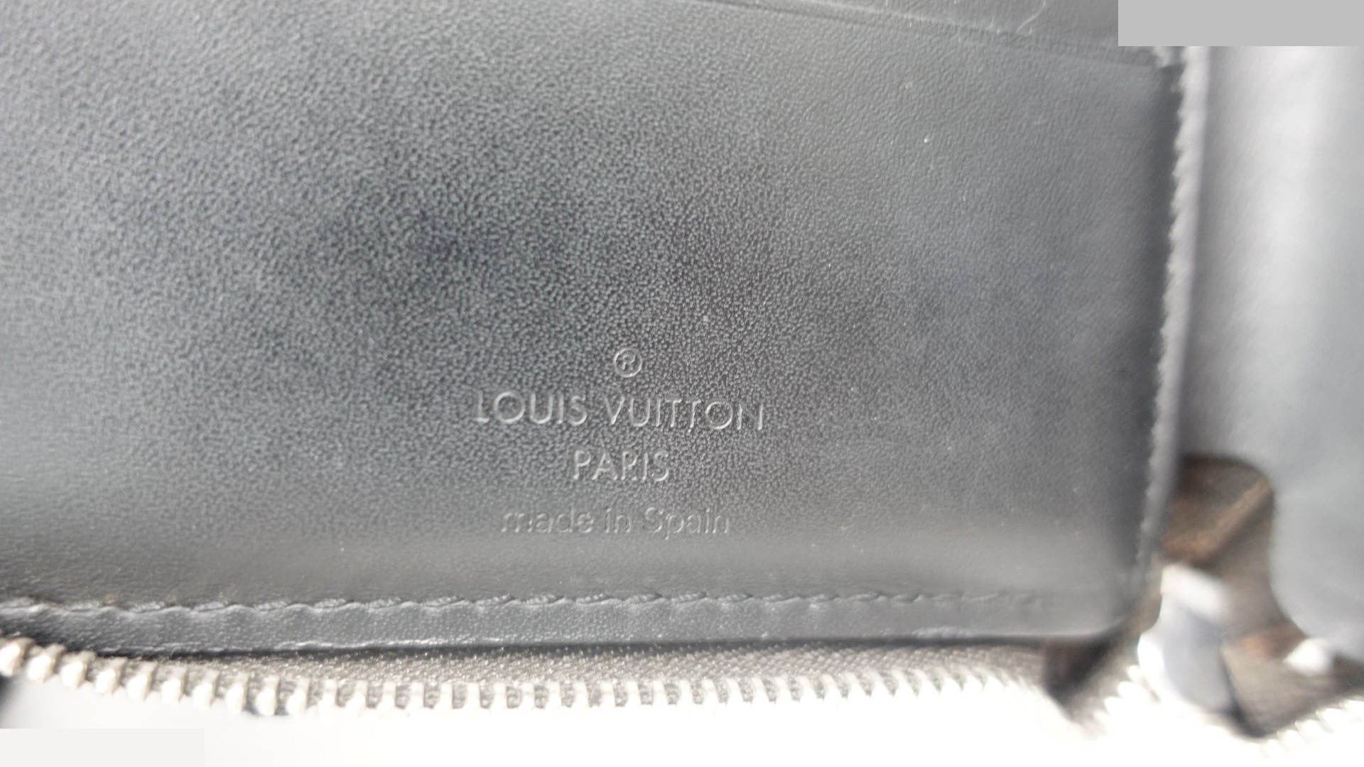 MATTE BI-FOLD WALLET — view 3
