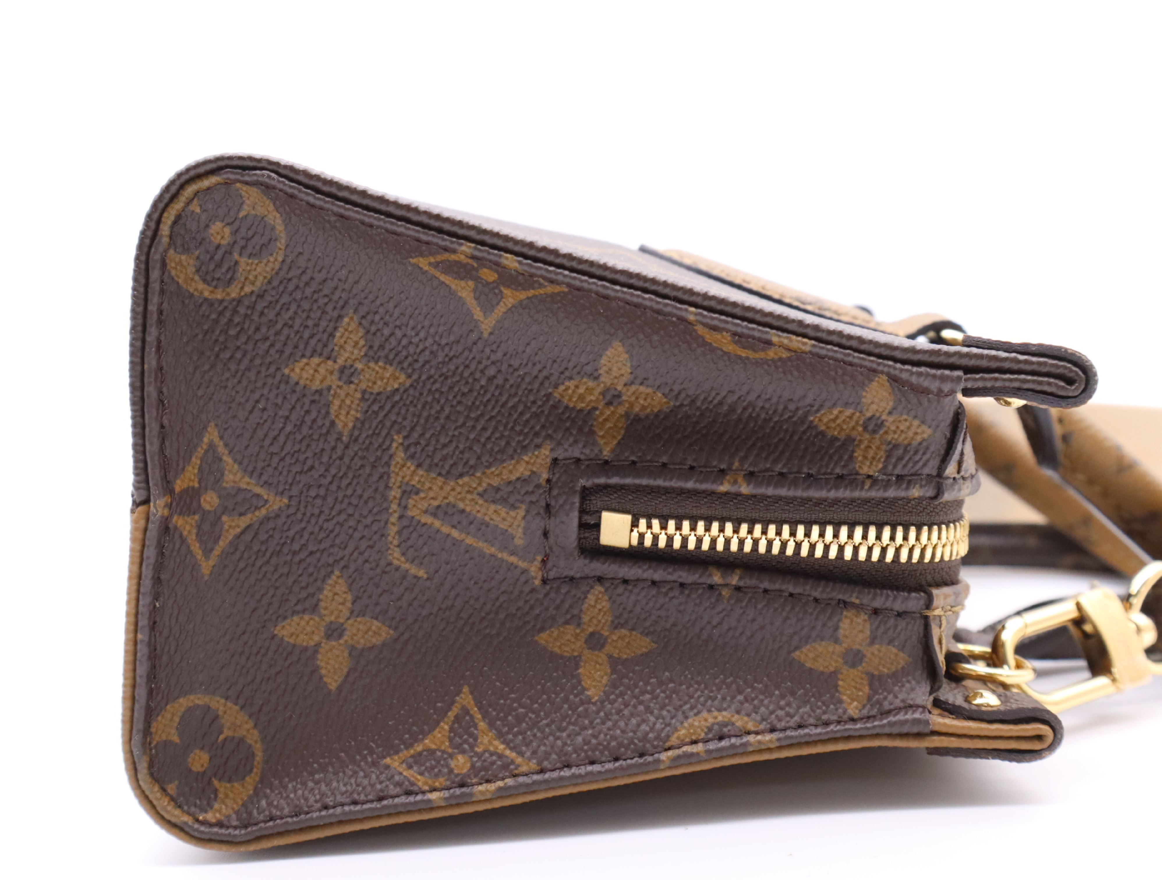 M46653 Monogram Giant Reverse OnTheGo EW Handbag with Shoulder Strap, Coin Case, Dust Bag, and Box — view 5
