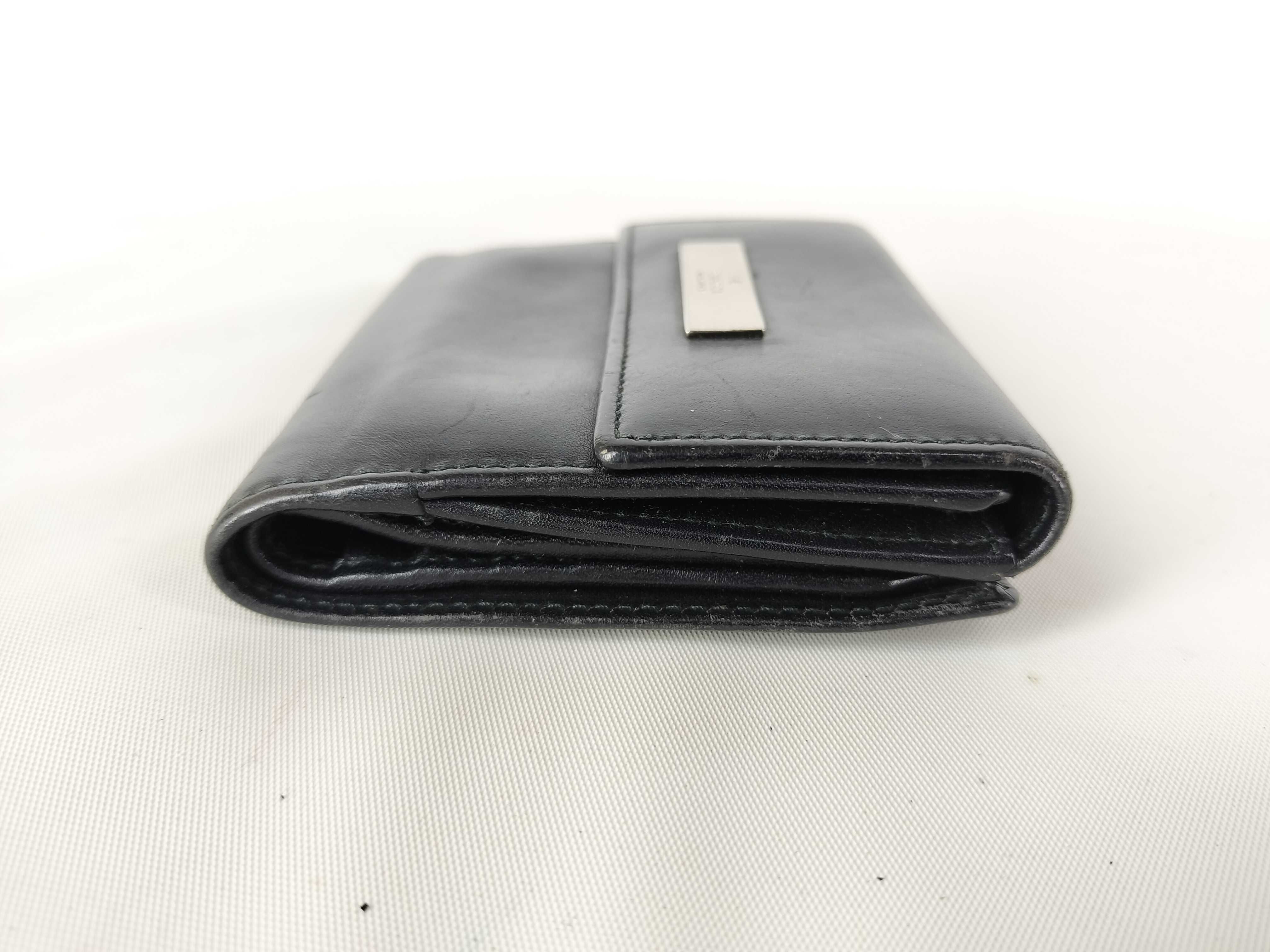 W-hook black wallet — view 3