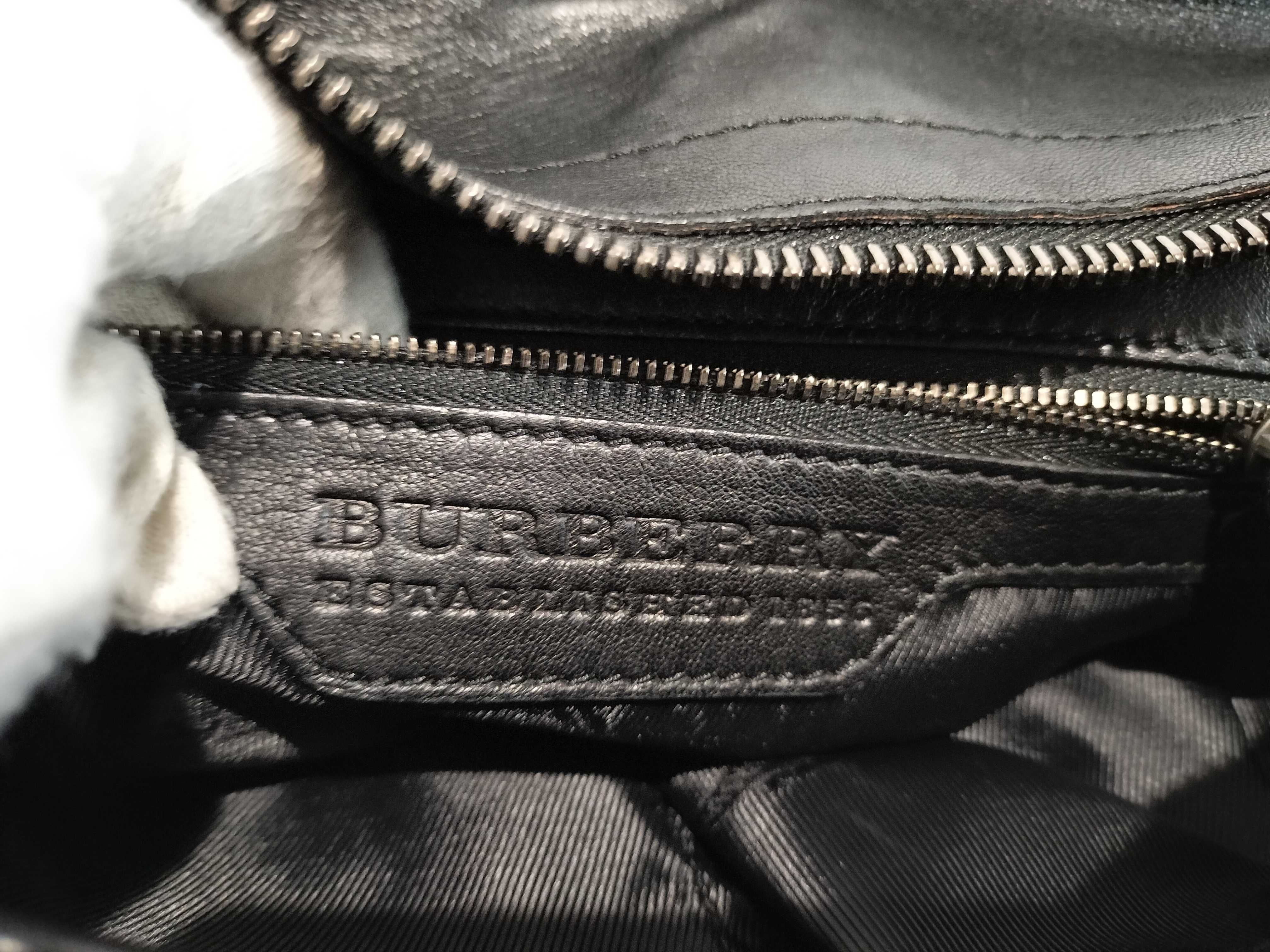Leather Gathered Bag 2-Way Shoulder Bag — view 11