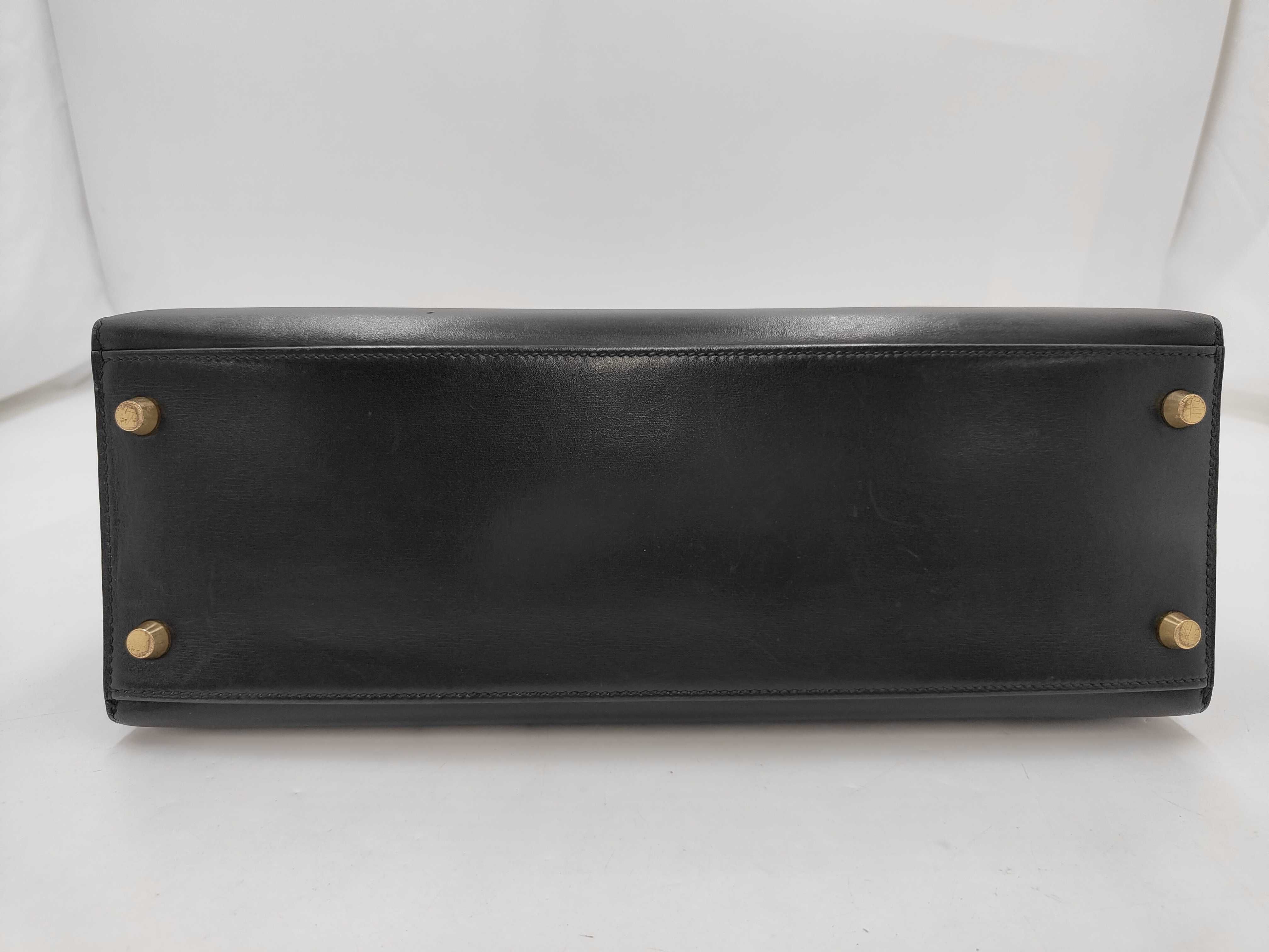 Kelly 32 Black Box Calf Gold Hardware External Stitching B Stamp Handbag — view 3