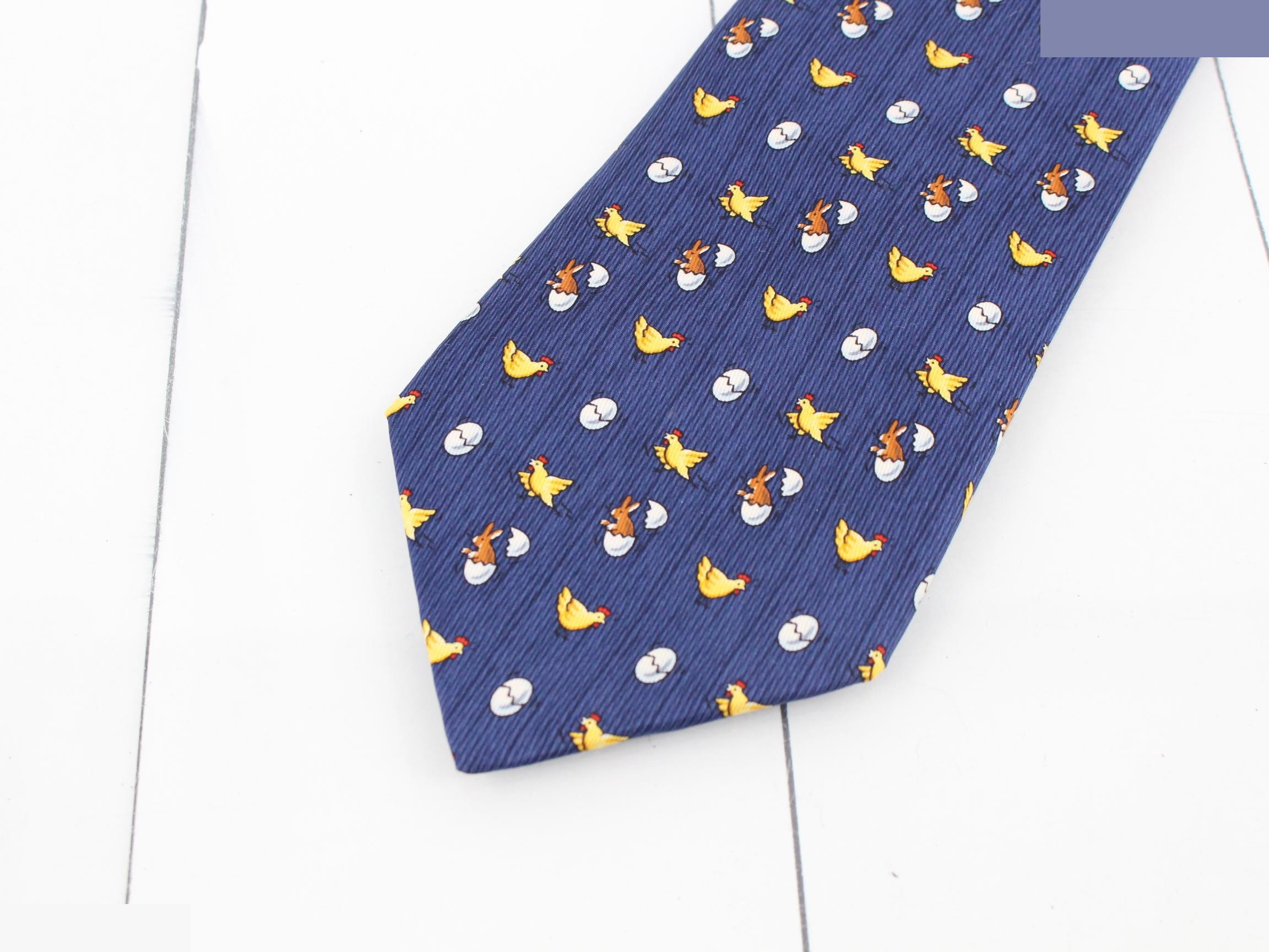 necktie — view 3