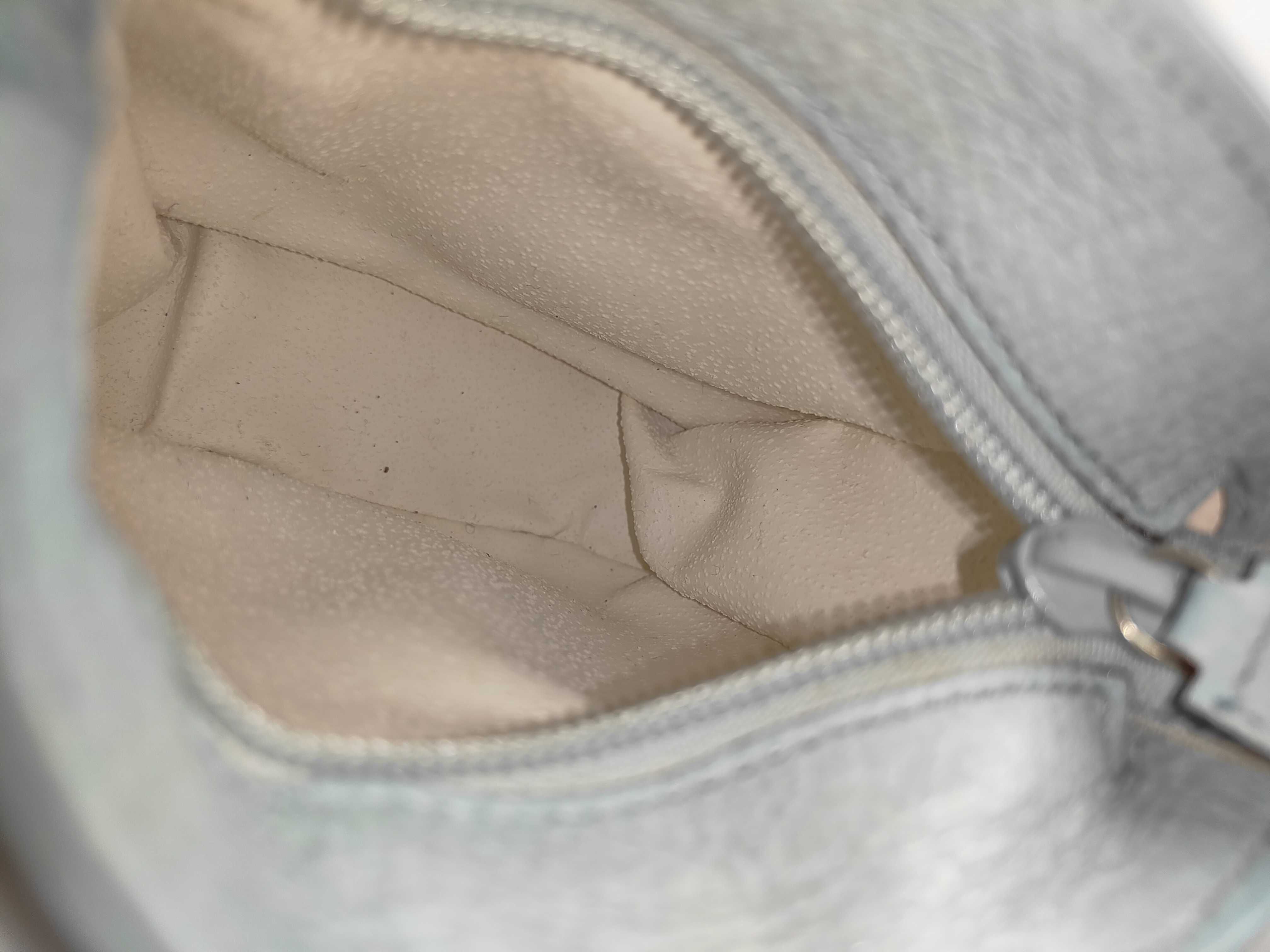 pouch — view 11