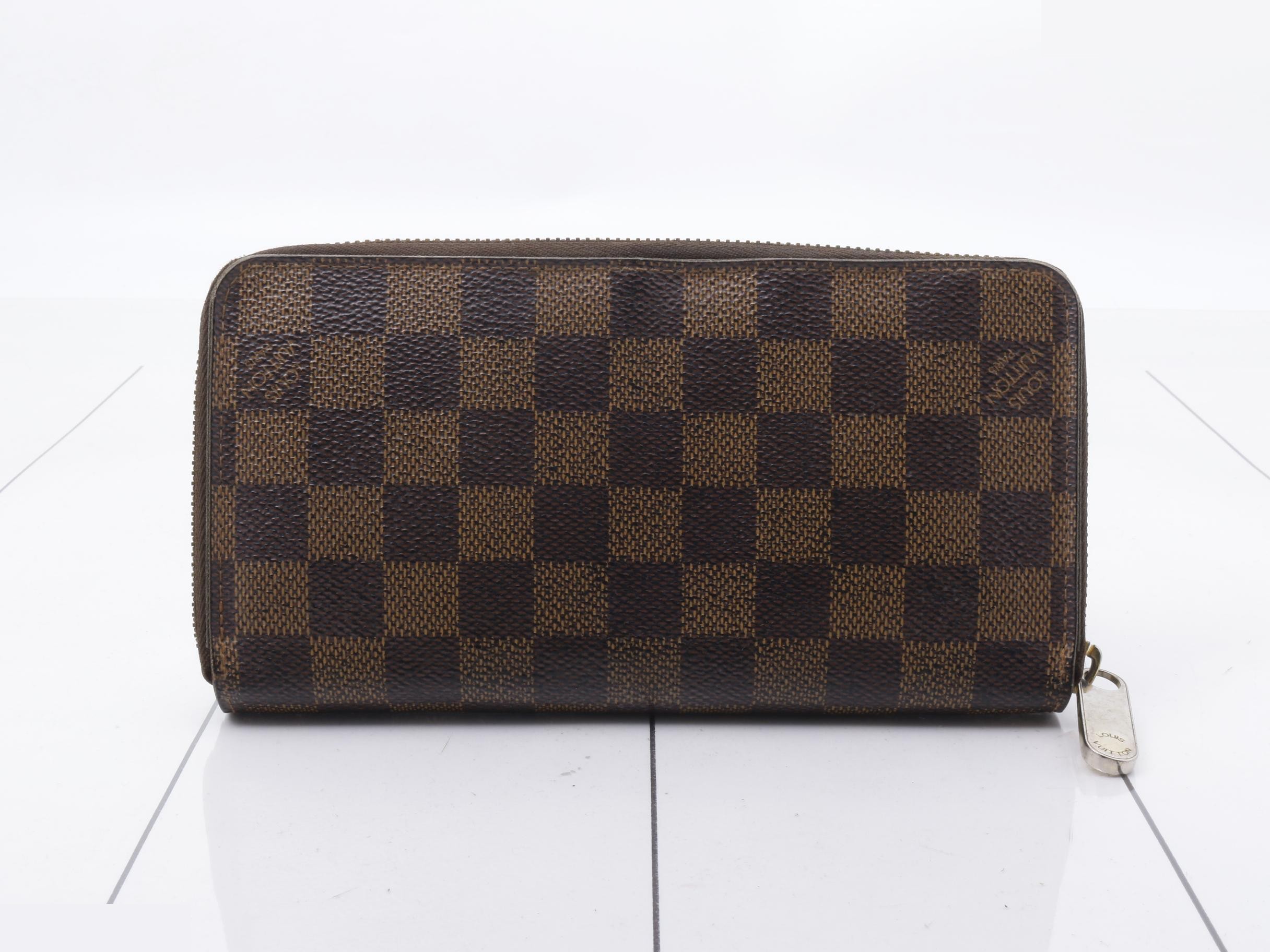 Damier Zippy Wallet — view 2