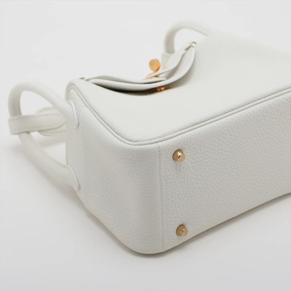 [Individually packaged] Hermes Lindy Mini 20 Taurillon Clemence New White Gold Hardware B: 2023 — view 4