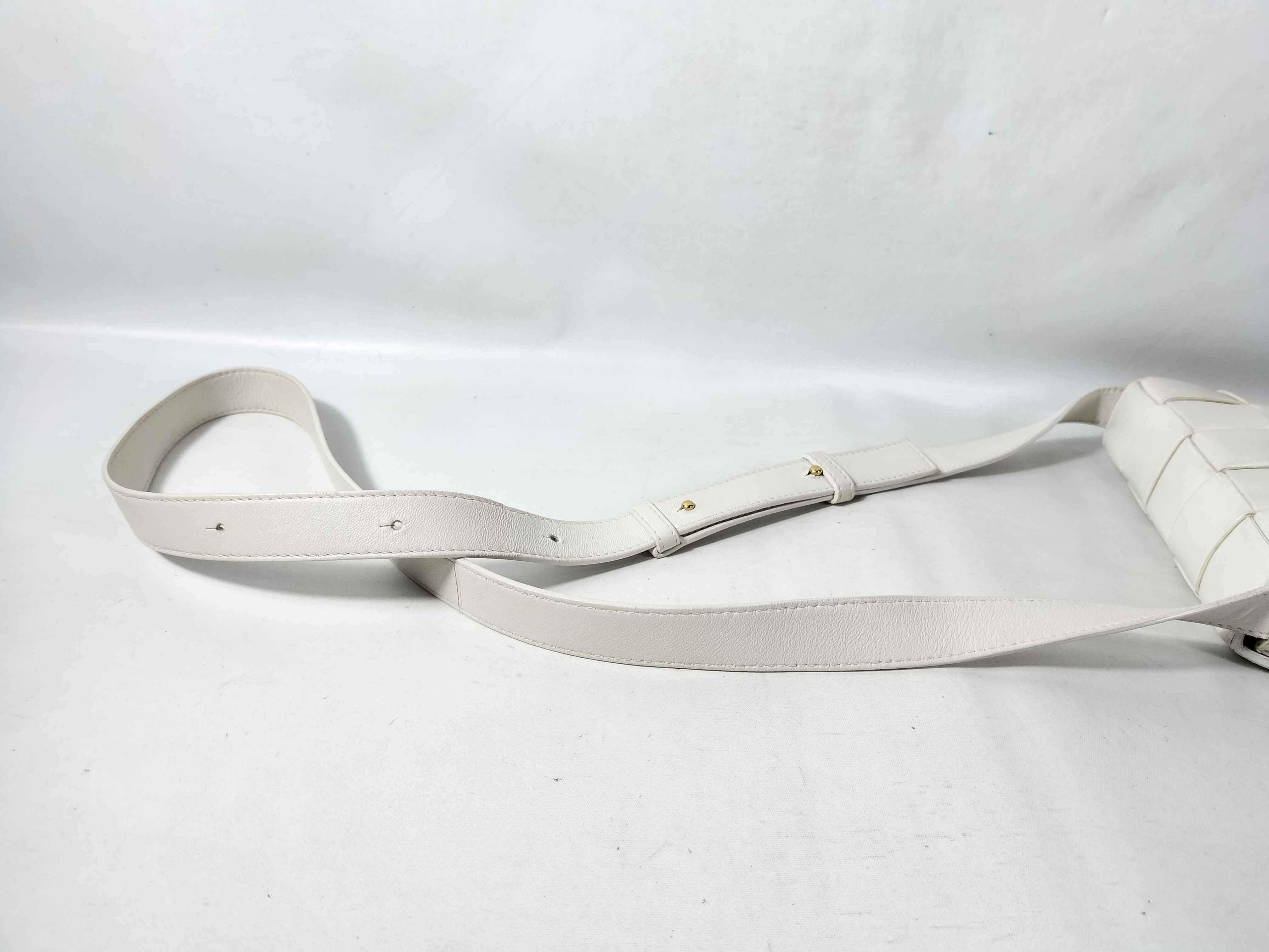 Intrecciato Cassette White Leather Shoulder Bag 730848 — view 3