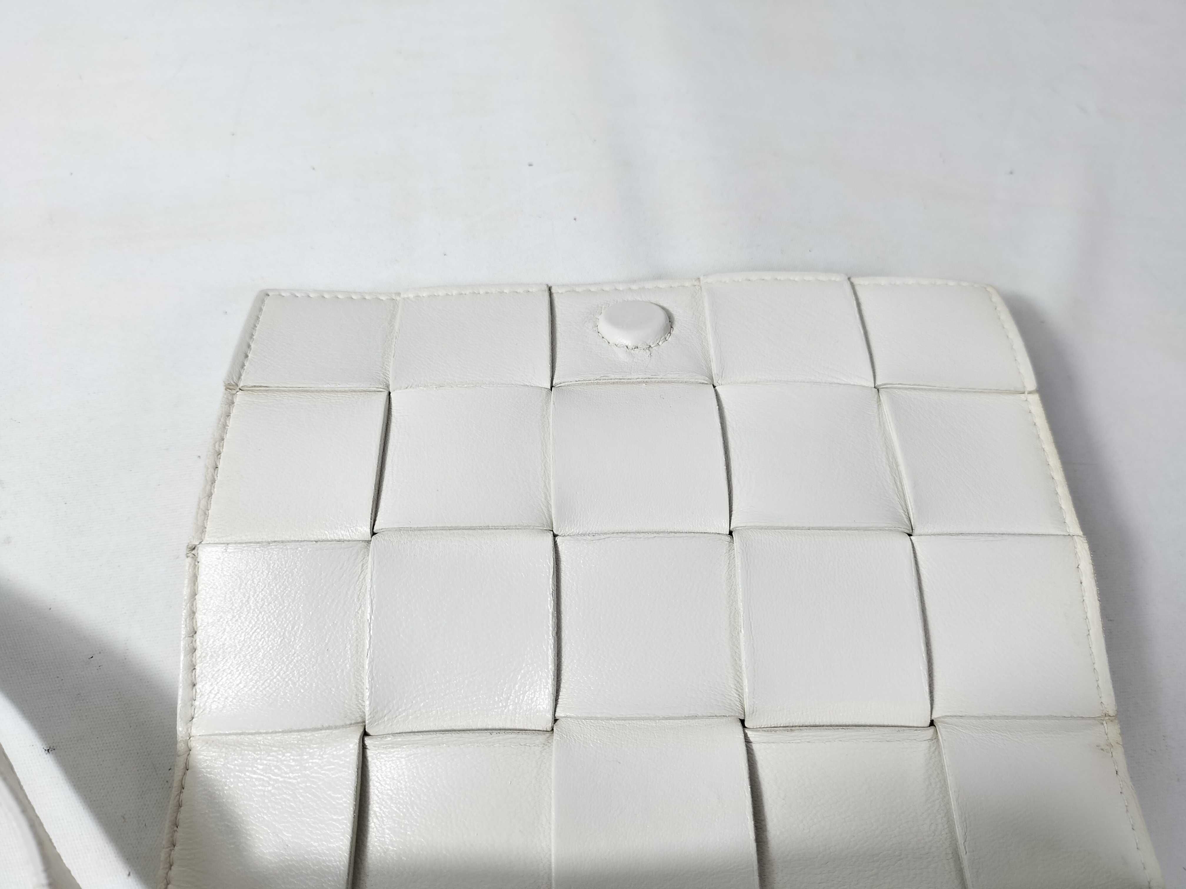Intrecciato Cassette White Leather Shoulder Bag 730848 — view 8