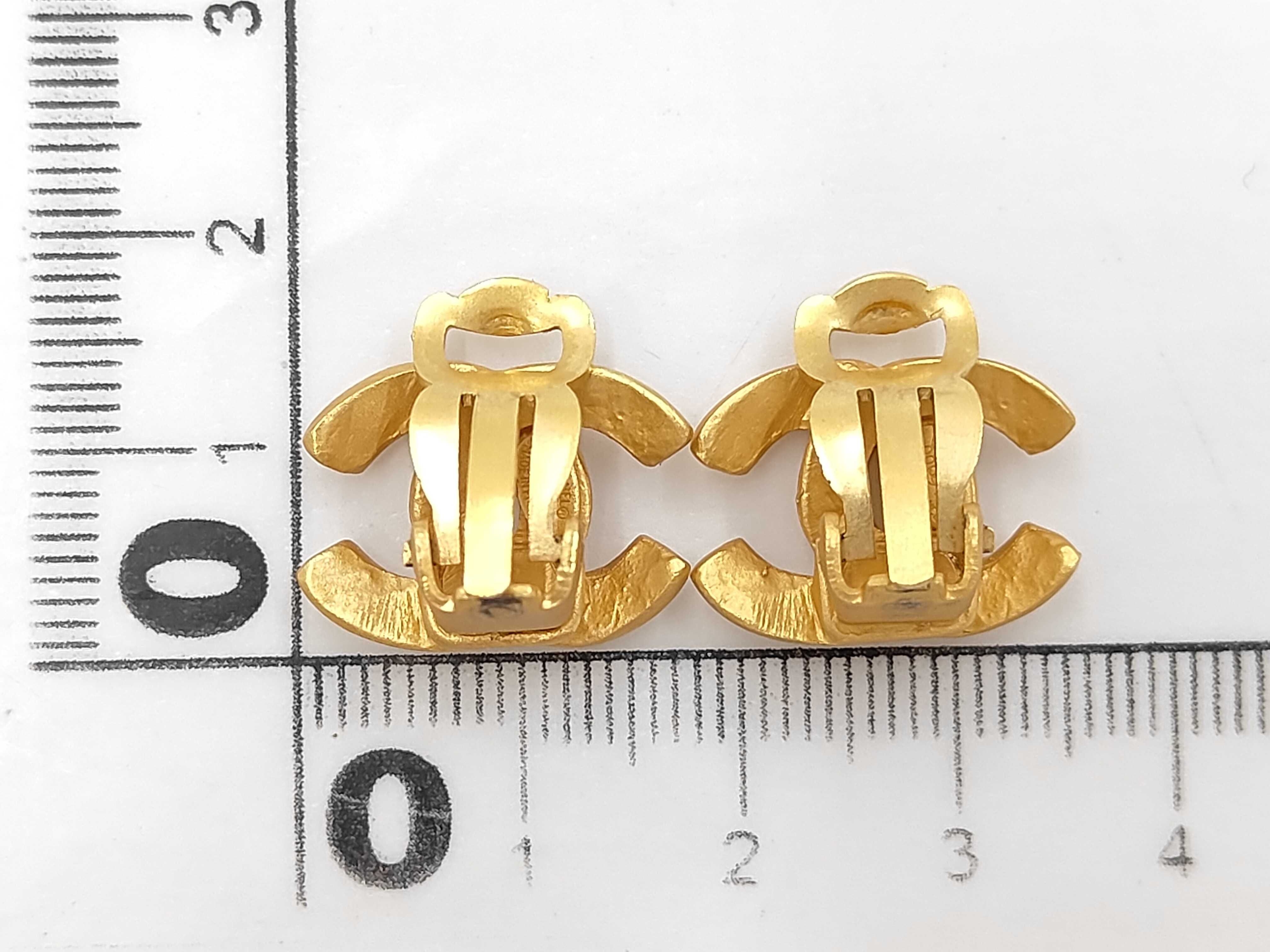 Coco Mark Matte Gold Earrings 00T — view 3